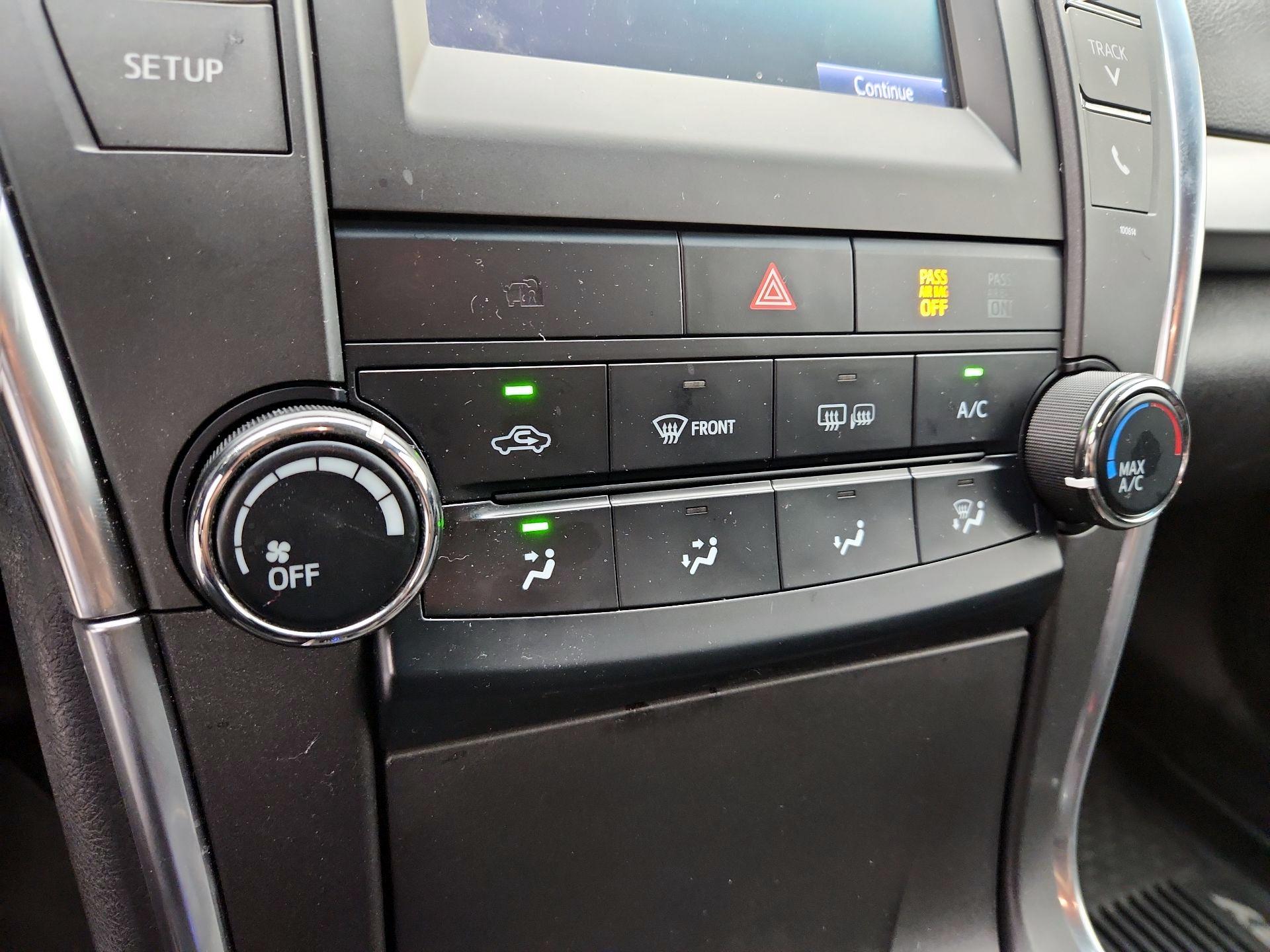 Thumbnail: 2017 Toyota Camry - 16