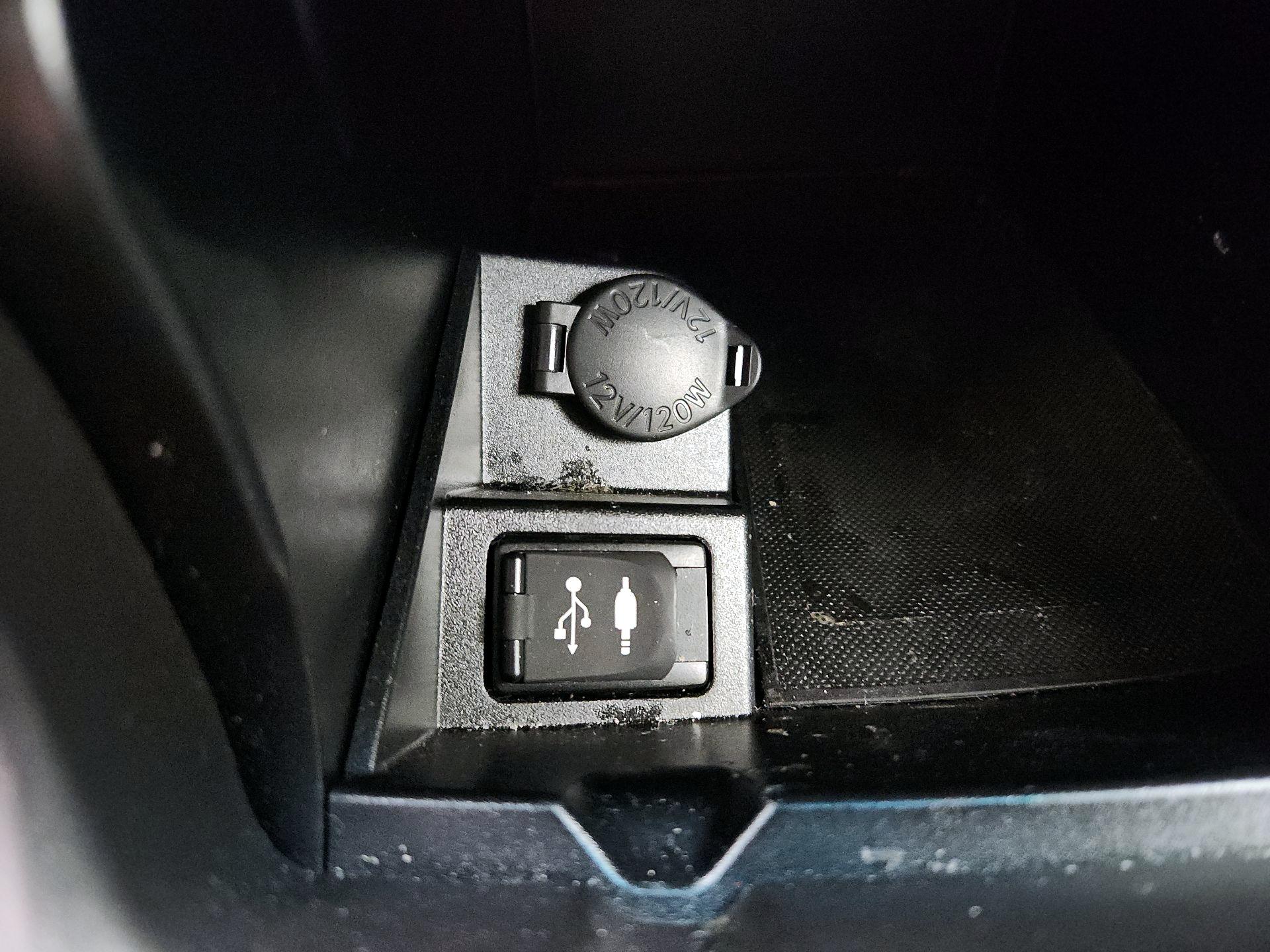 Thumbnail: 2017 Toyota Camry - 18