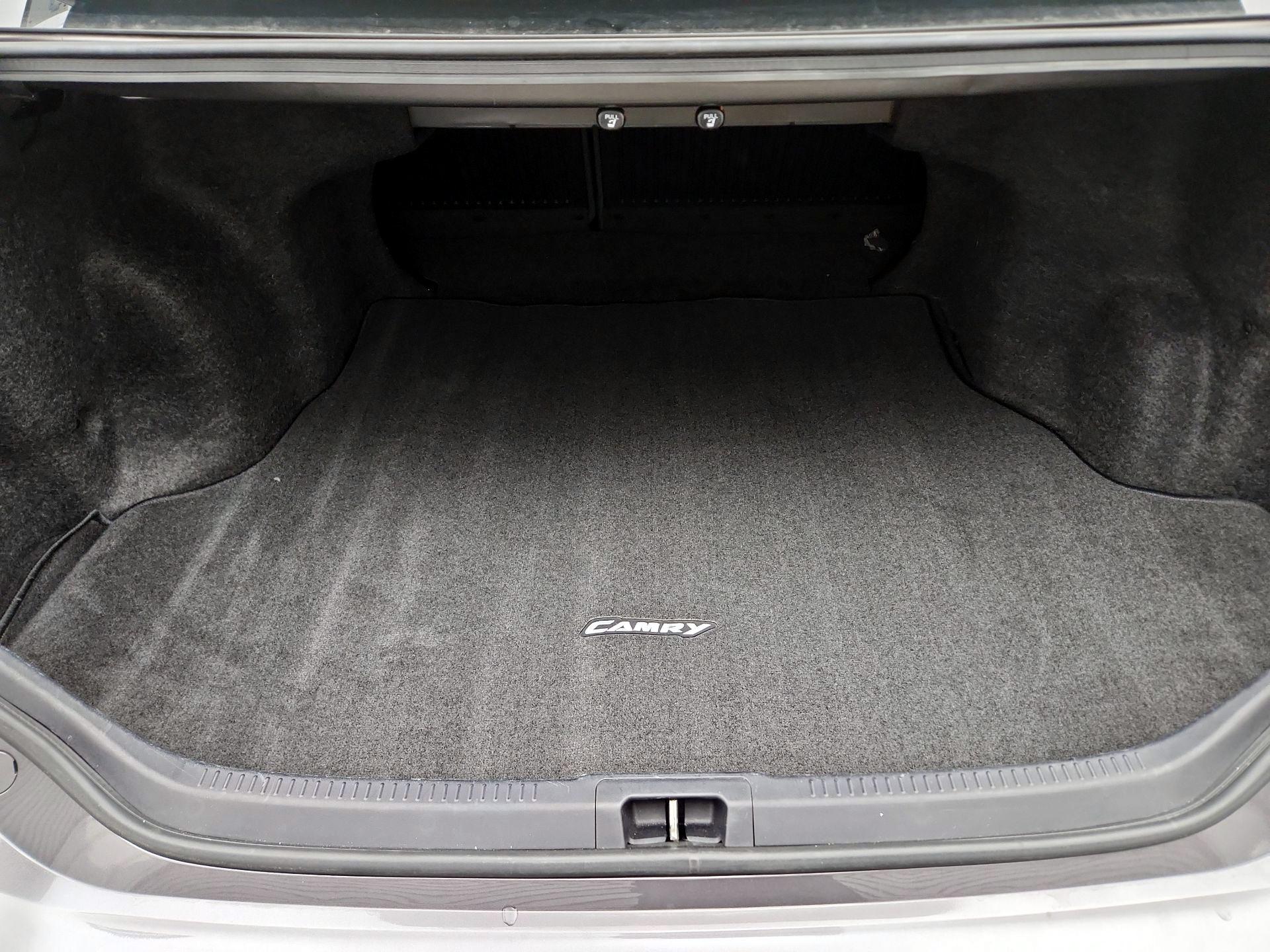 Thumbnail: 2017 Toyota Camry - 20