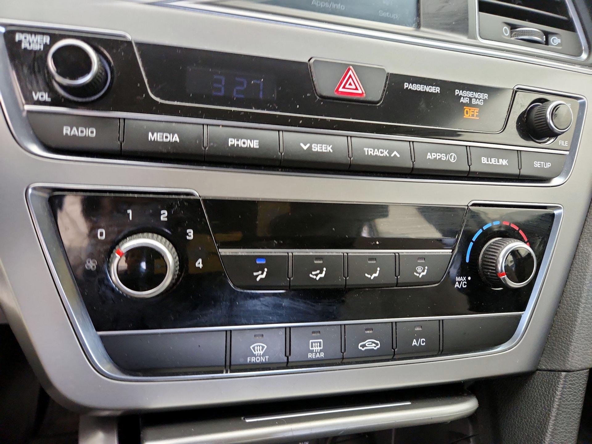 Thumbnail: 2016 Hyundai Sonata - 16