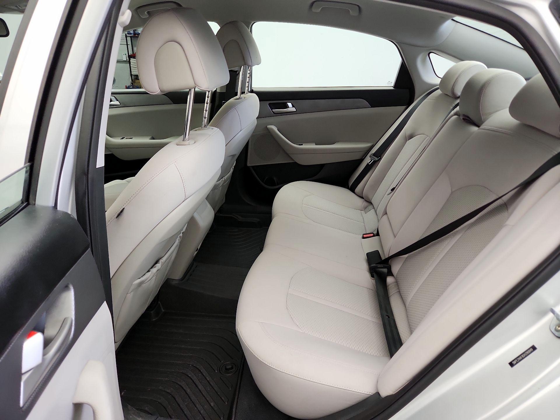 Thumbnail: 2016 Hyundai Sonata - 19