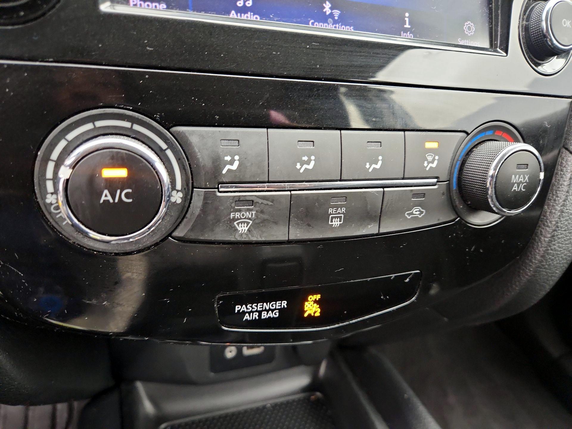 Thumbnail: 2018 Nissan Rogue - 16