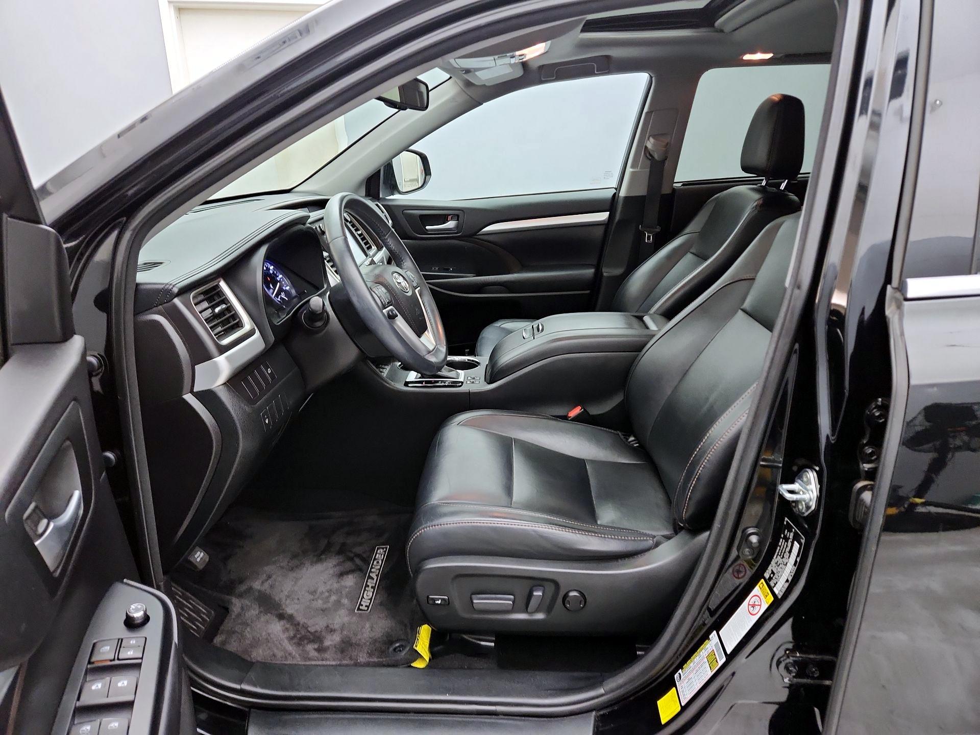 Thumbnail: 2016 Toyota Highlander - 11