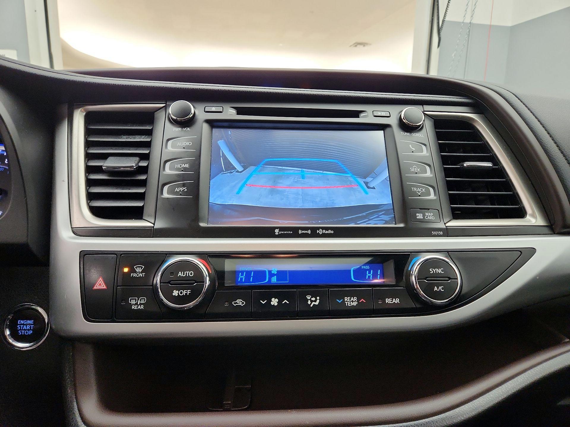 Thumbnail: 2016 Toyota Highlander - 14