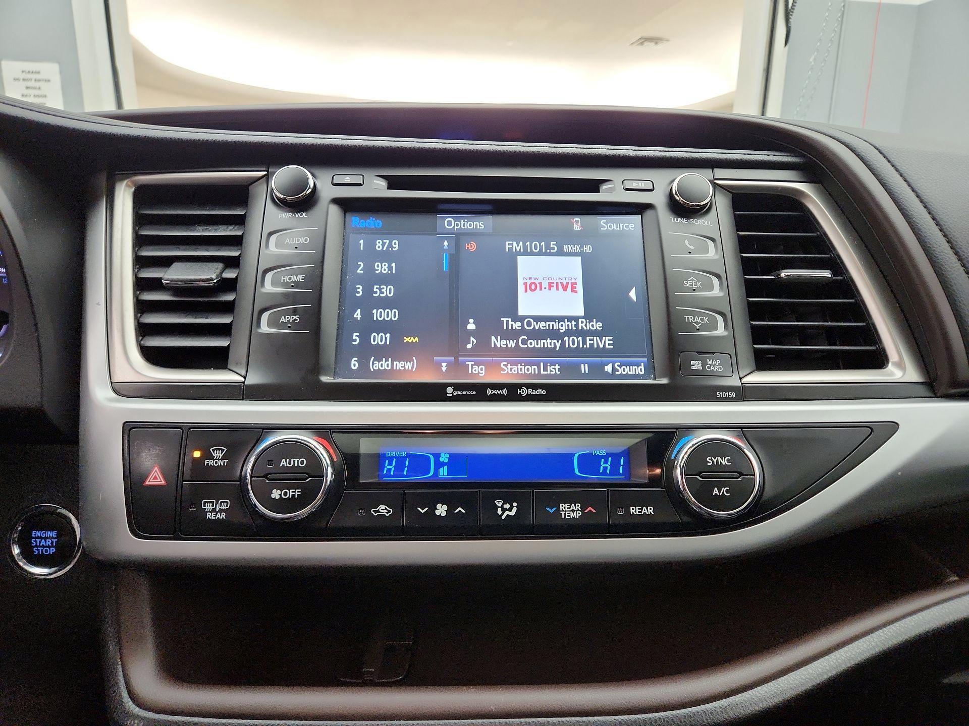 Thumbnail: 2016 Toyota Highlander - 15