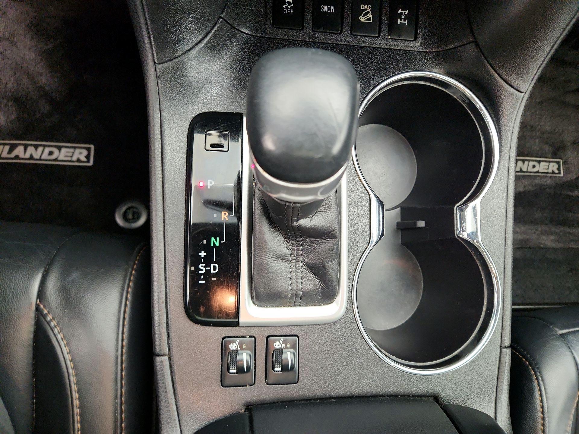 Thumbnail: 2016 Toyota Highlander - 17