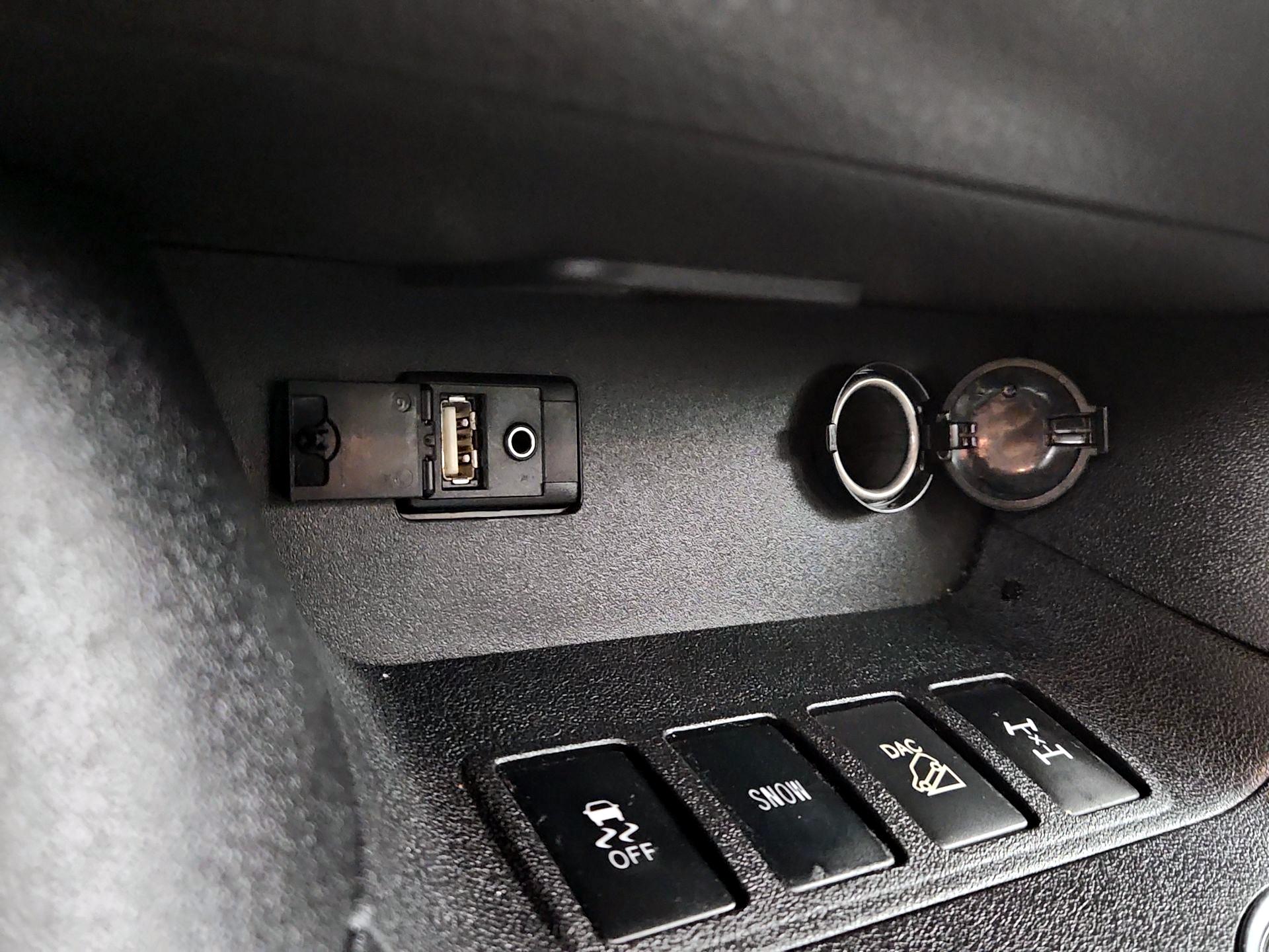 Thumbnail: 2016 Toyota Highlander - 18