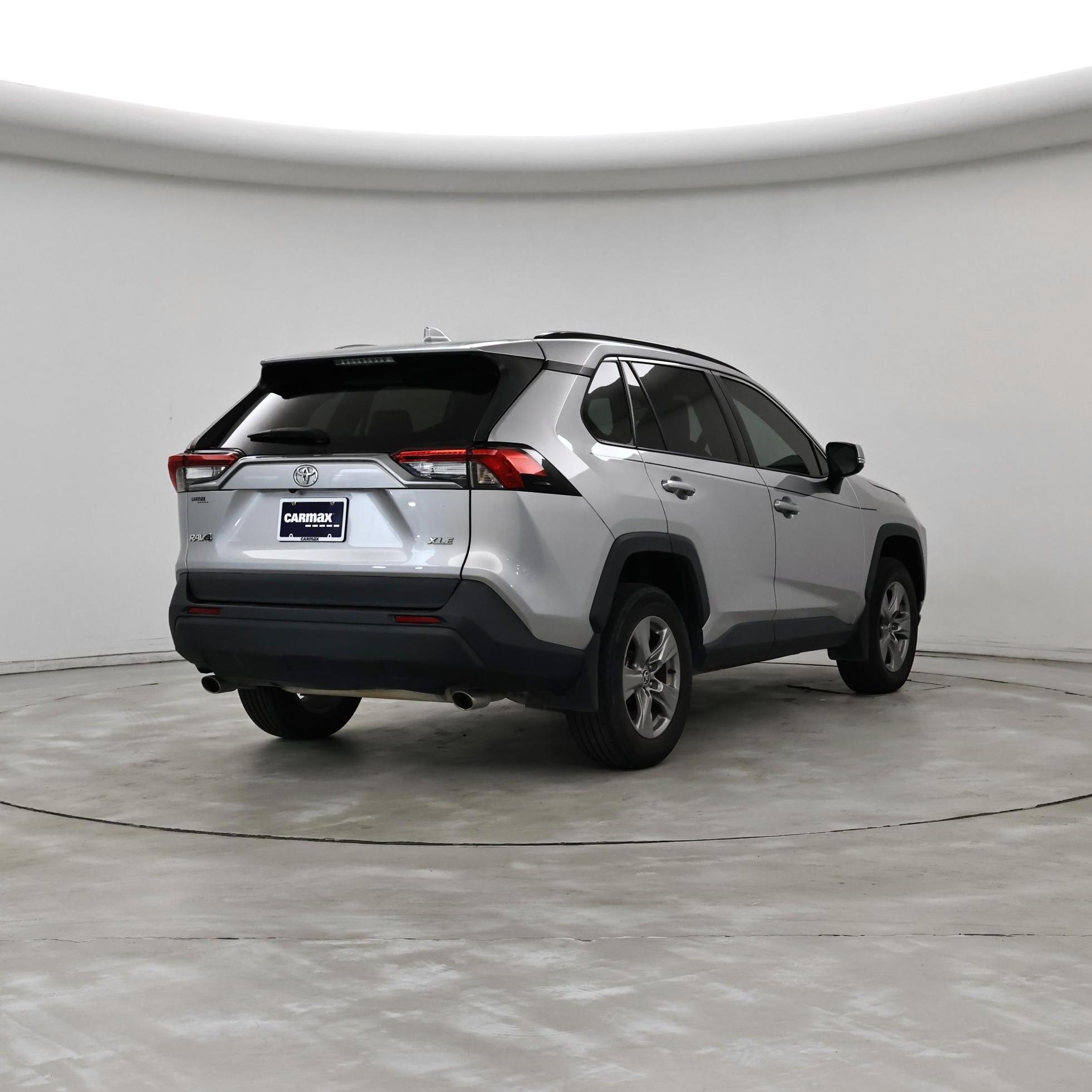 Thumbnail: 2022 Toyota RAV4 - 8