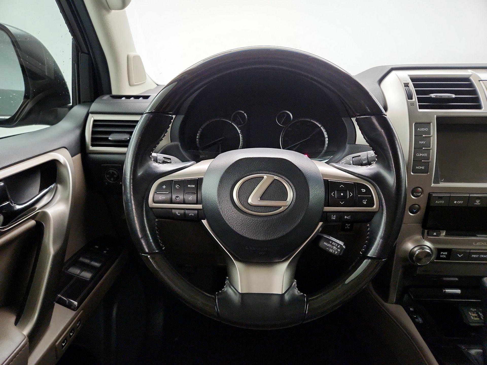 Thumbnail: 2020 Lexus GX - 10