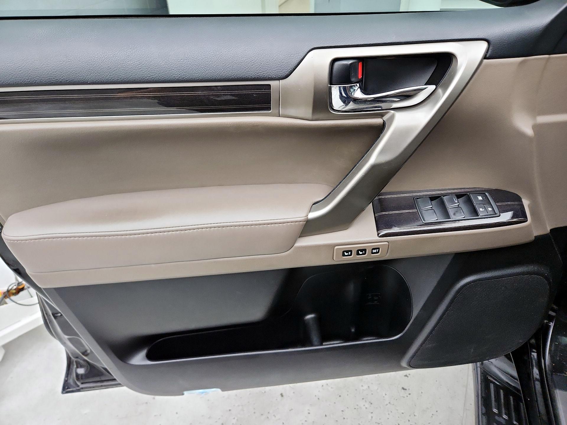 Thumbnail: 2020 Lexus GX - 12