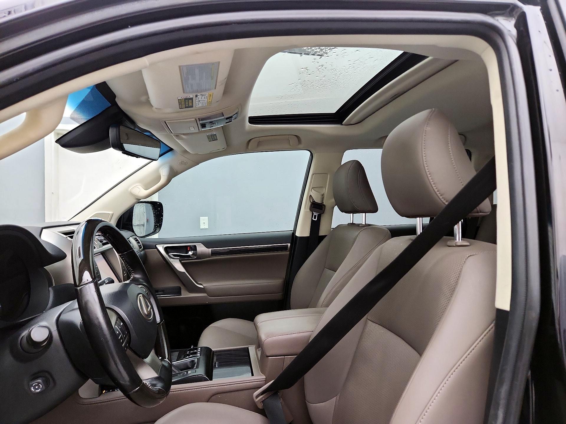 Thumbnail: 2020 Lexus GX - 20