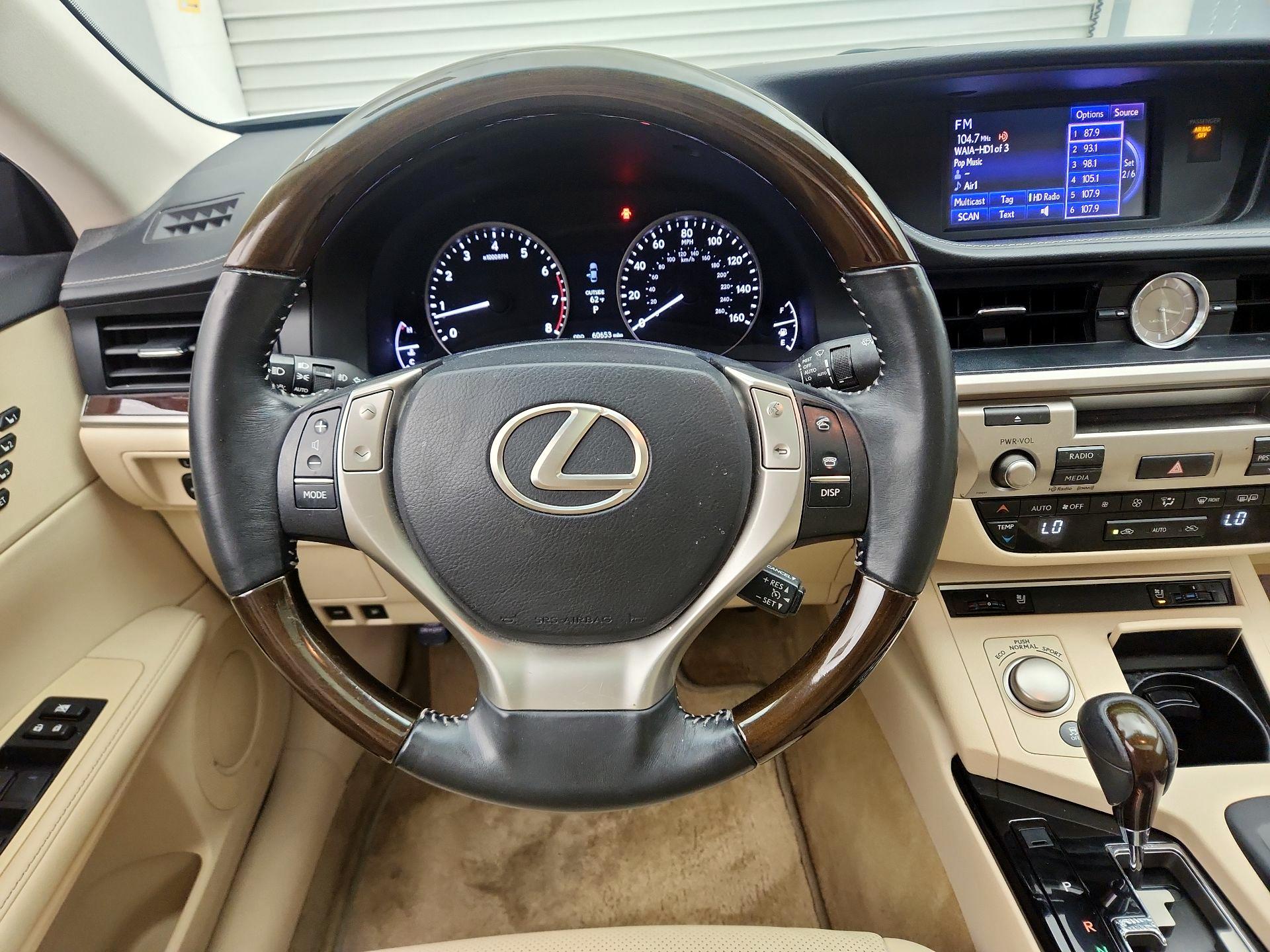 Thumbnail: 2014 Lexus ES - 10
