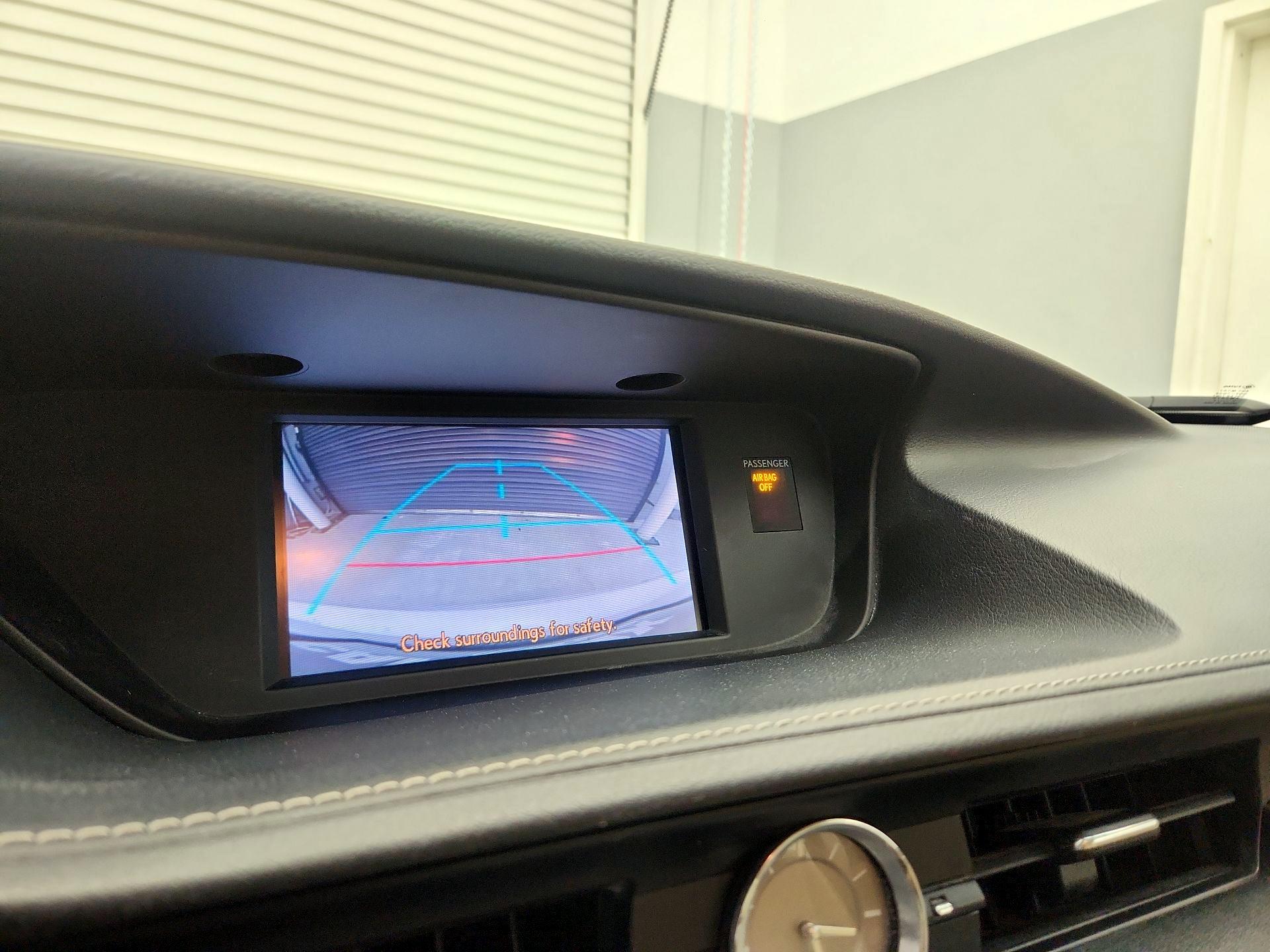 Thumbnail: 2014 Lexus ES - 14