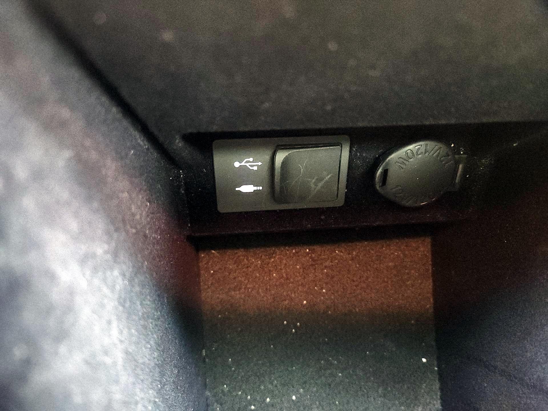 Thumbnail: 2014 Lexus ES - 18