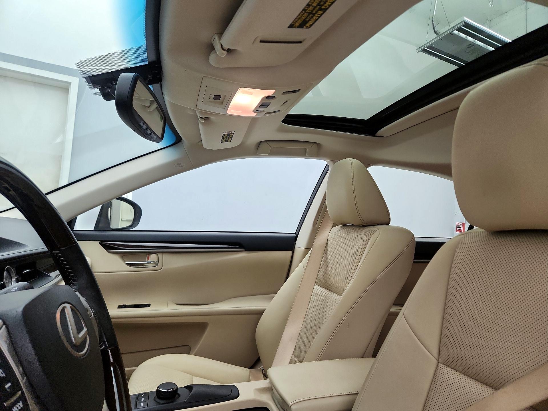 Thumbnail: 2014 Lexus ES - 19