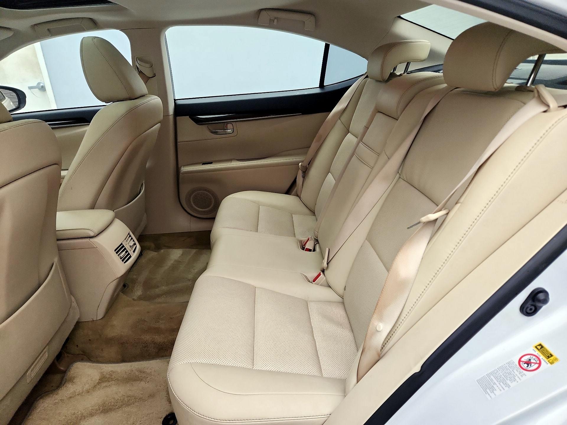 Thumbnail: 2014 Lexus ES - 20