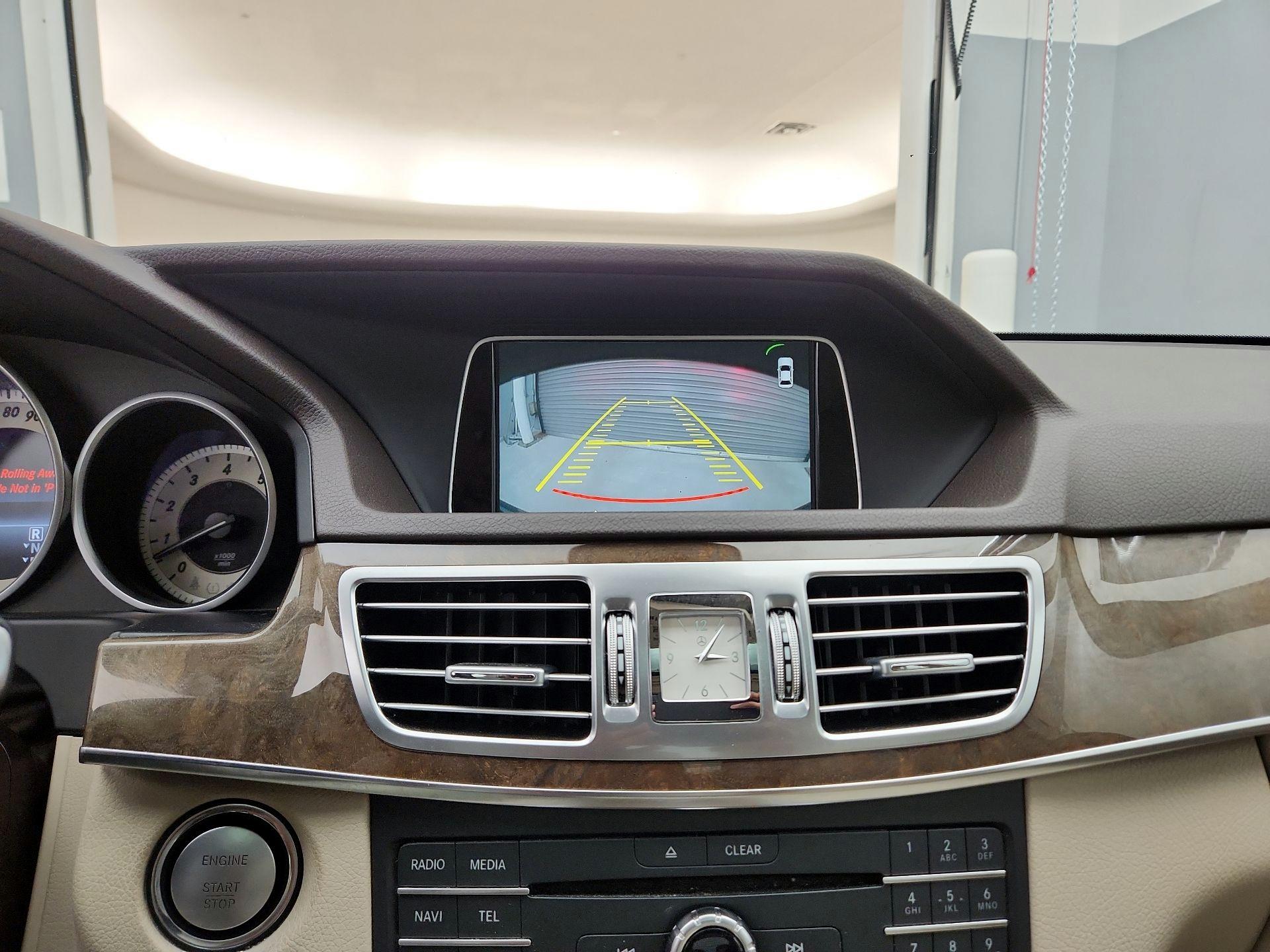 Thumbnail: 2016 Mercedes-Benz E-Class - 15