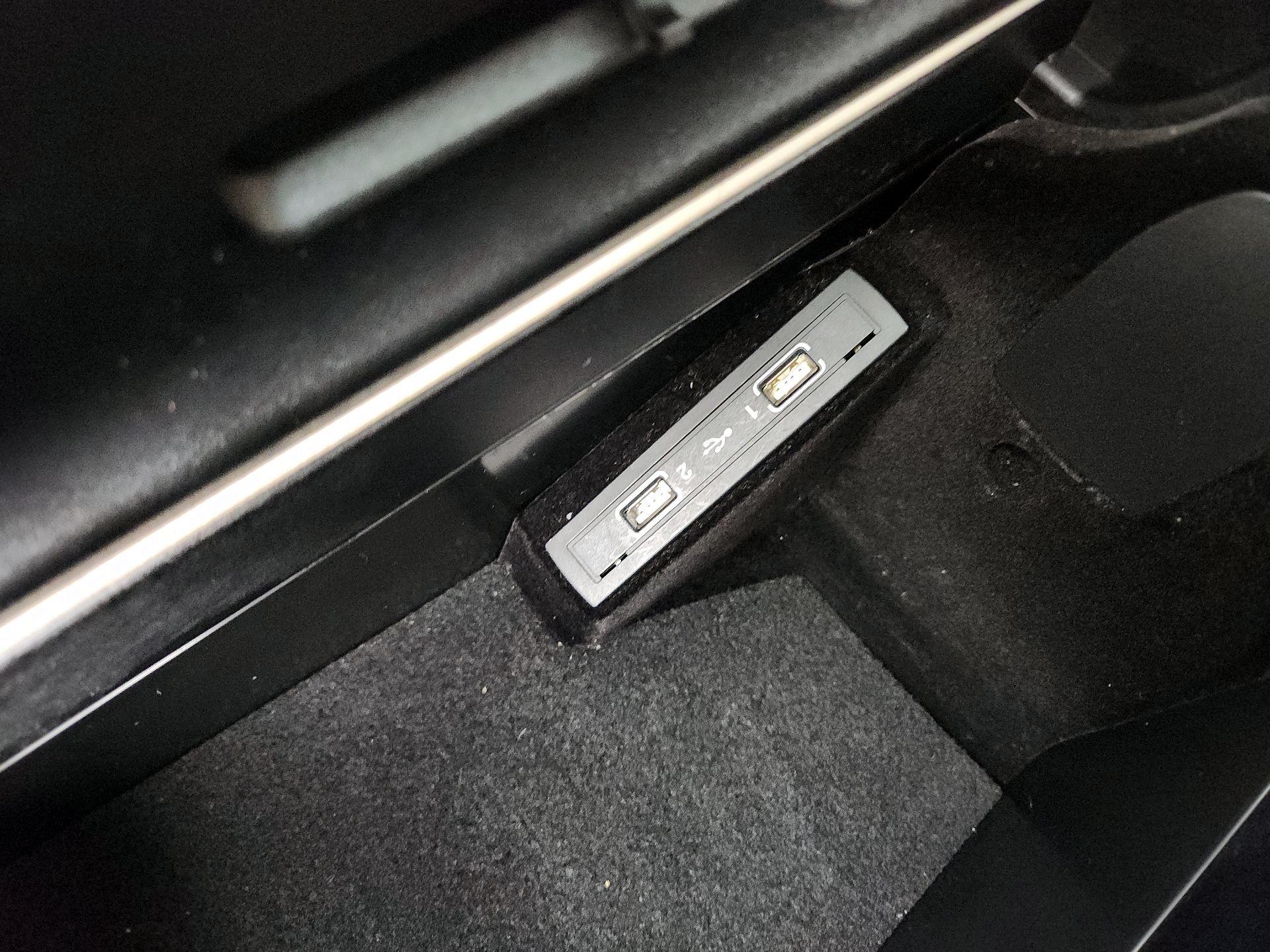 Thumbnail: 2016 Mercedes-Benz E-Class - 19