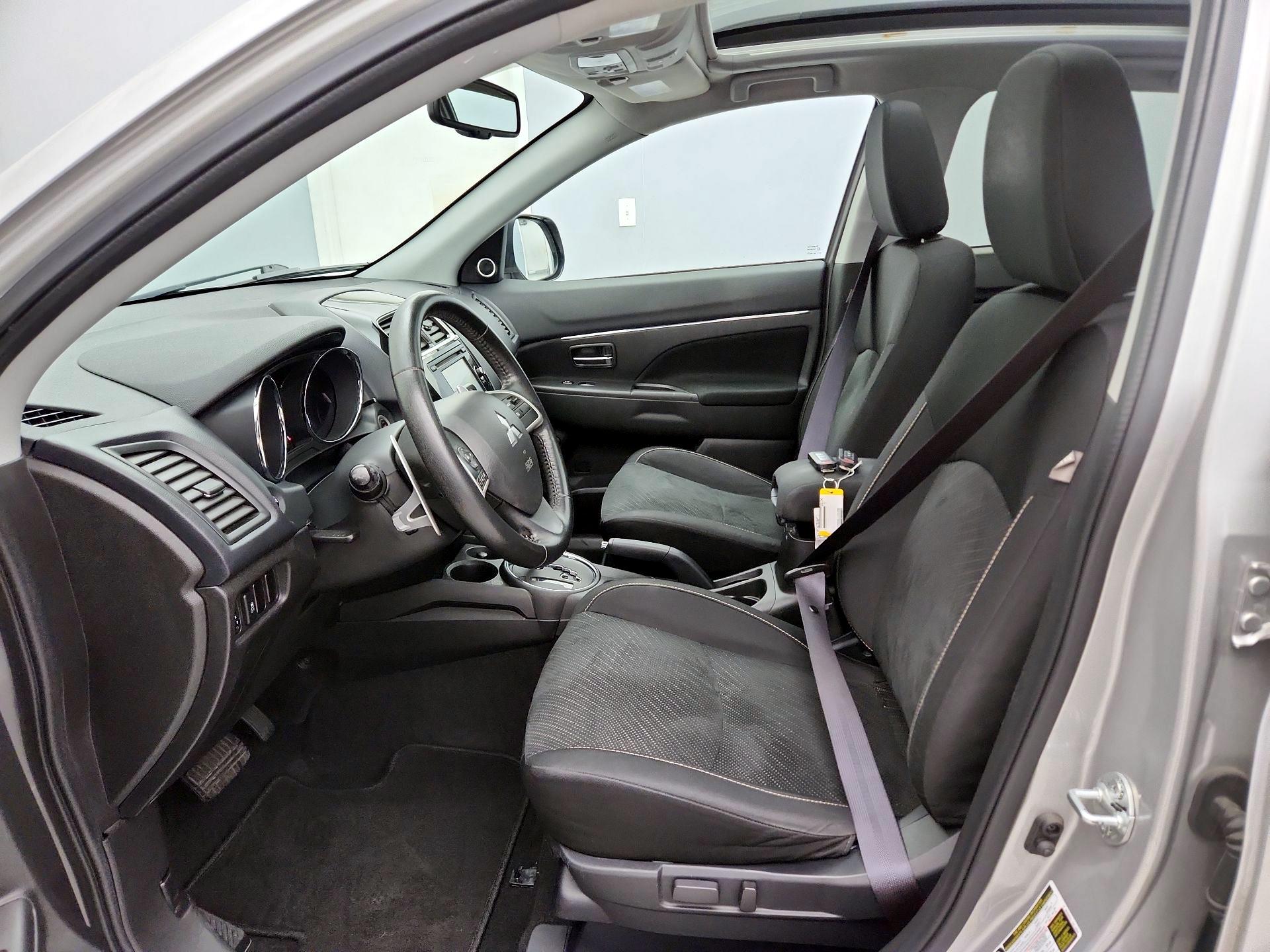 Thumbnail: 2015 Mitsubishi Outlander Sport - 11