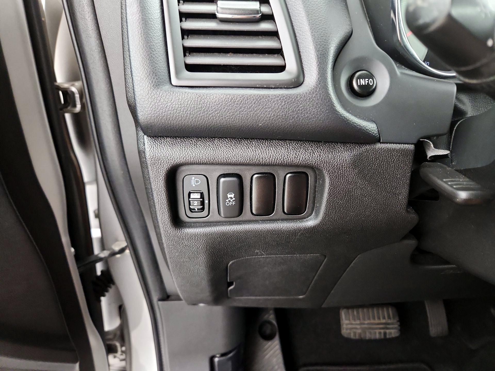 Thumbnail: 2015 Mitsubishi Outlander Sport - 13