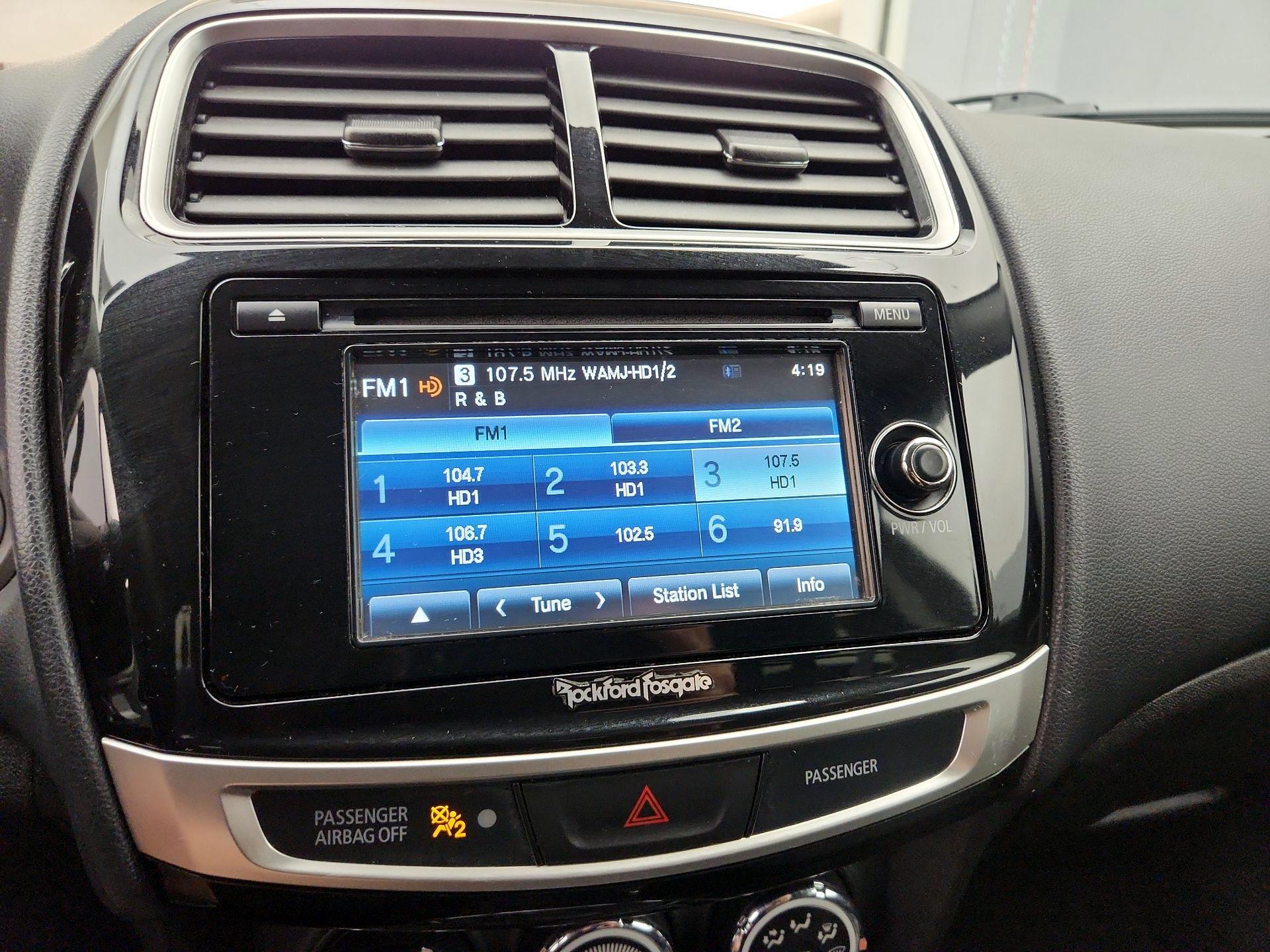 Thumbnail: 2015 Mitsubishi Outlander Sport - 15