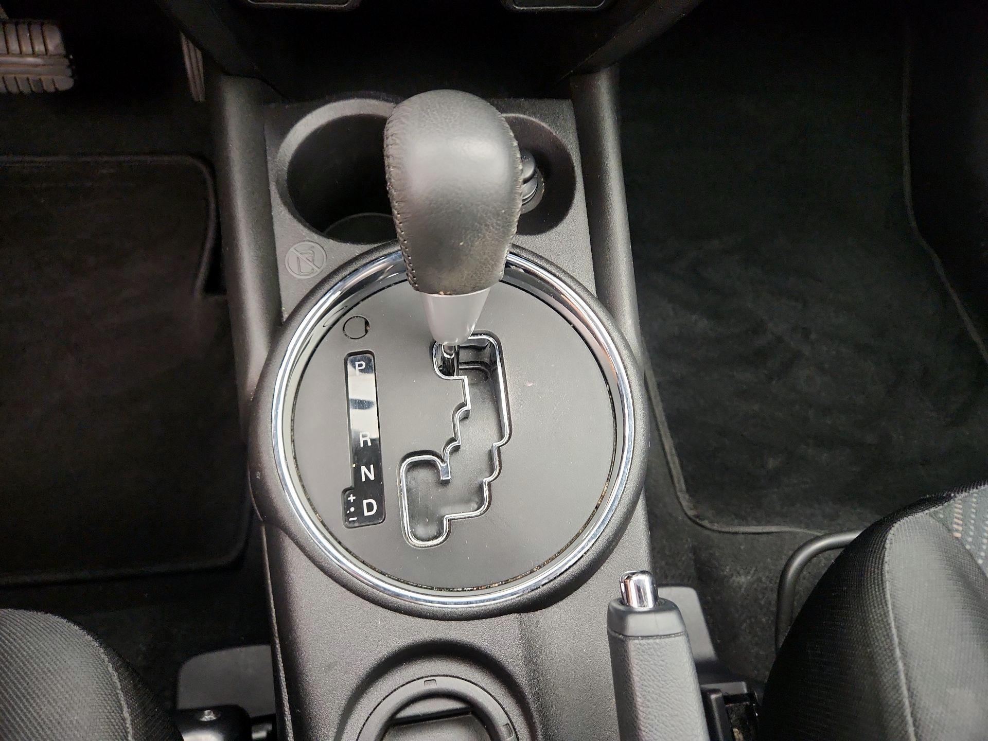 Thumbnail: 2015 Mitsubishi Outlander Sport - 17