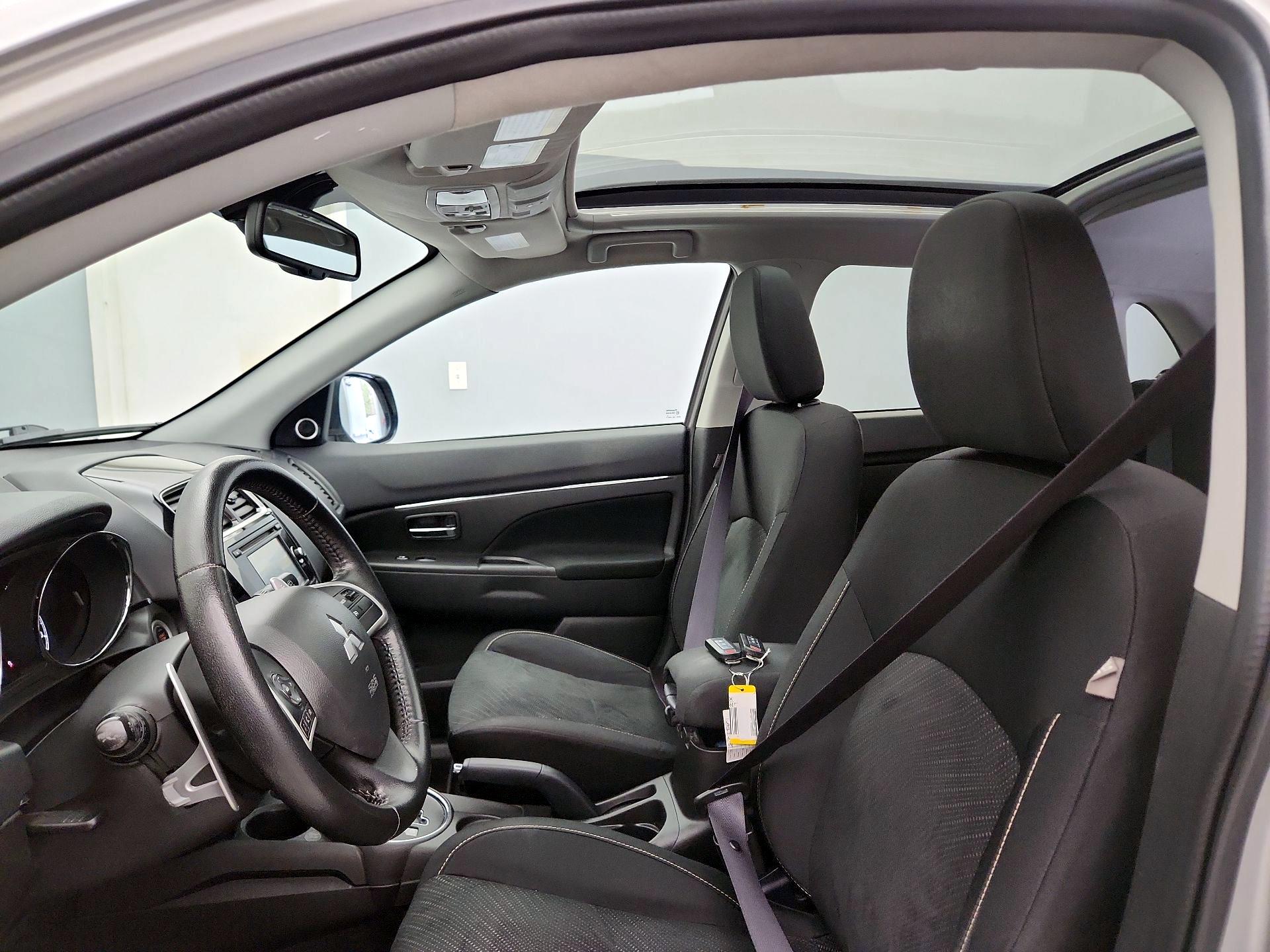 Thumbnail: 2015 Mitsubishi Outlander Sport - 18