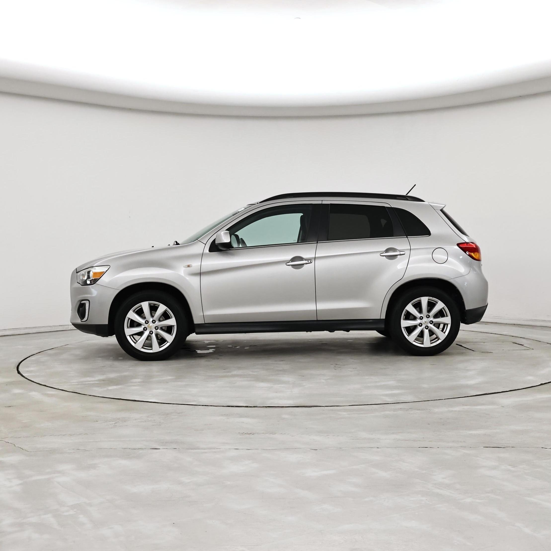 Thumbnail: 2015 Mitsubishi Outlander Sport - 3