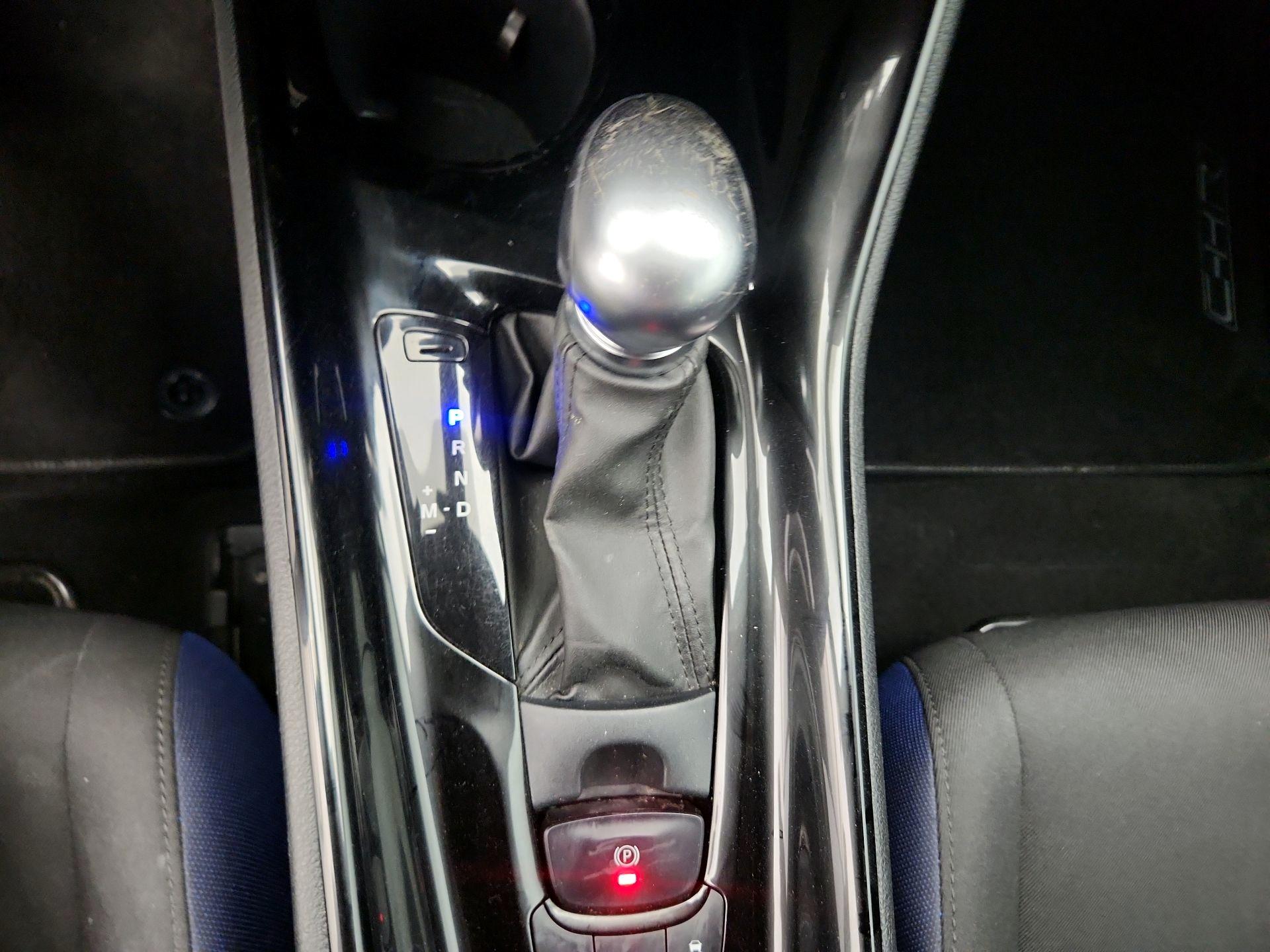 Thumbnail: 2021 Toyota C-HR - 17