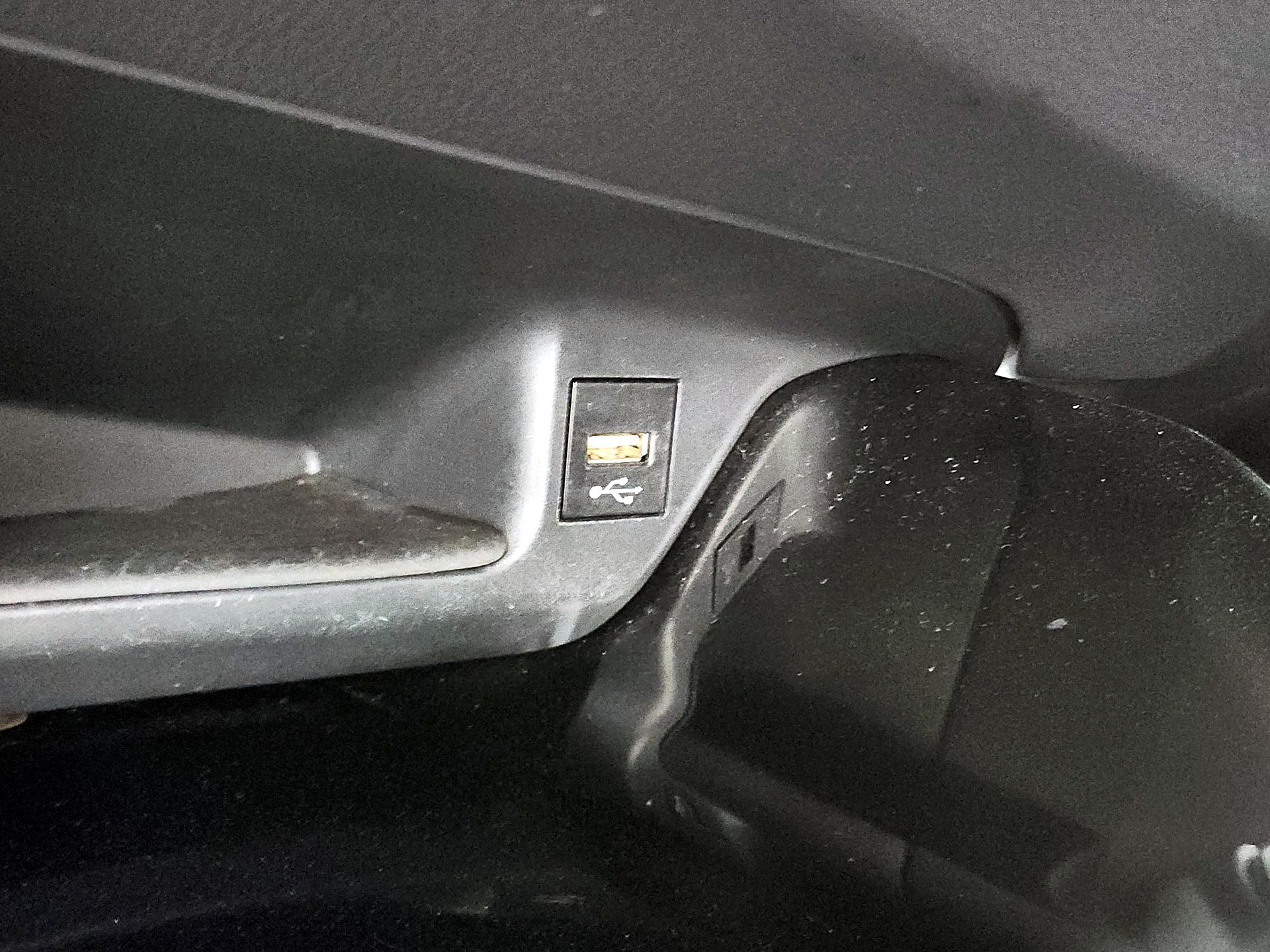 Thumbnail: 2021 Toyota C-HR - 18