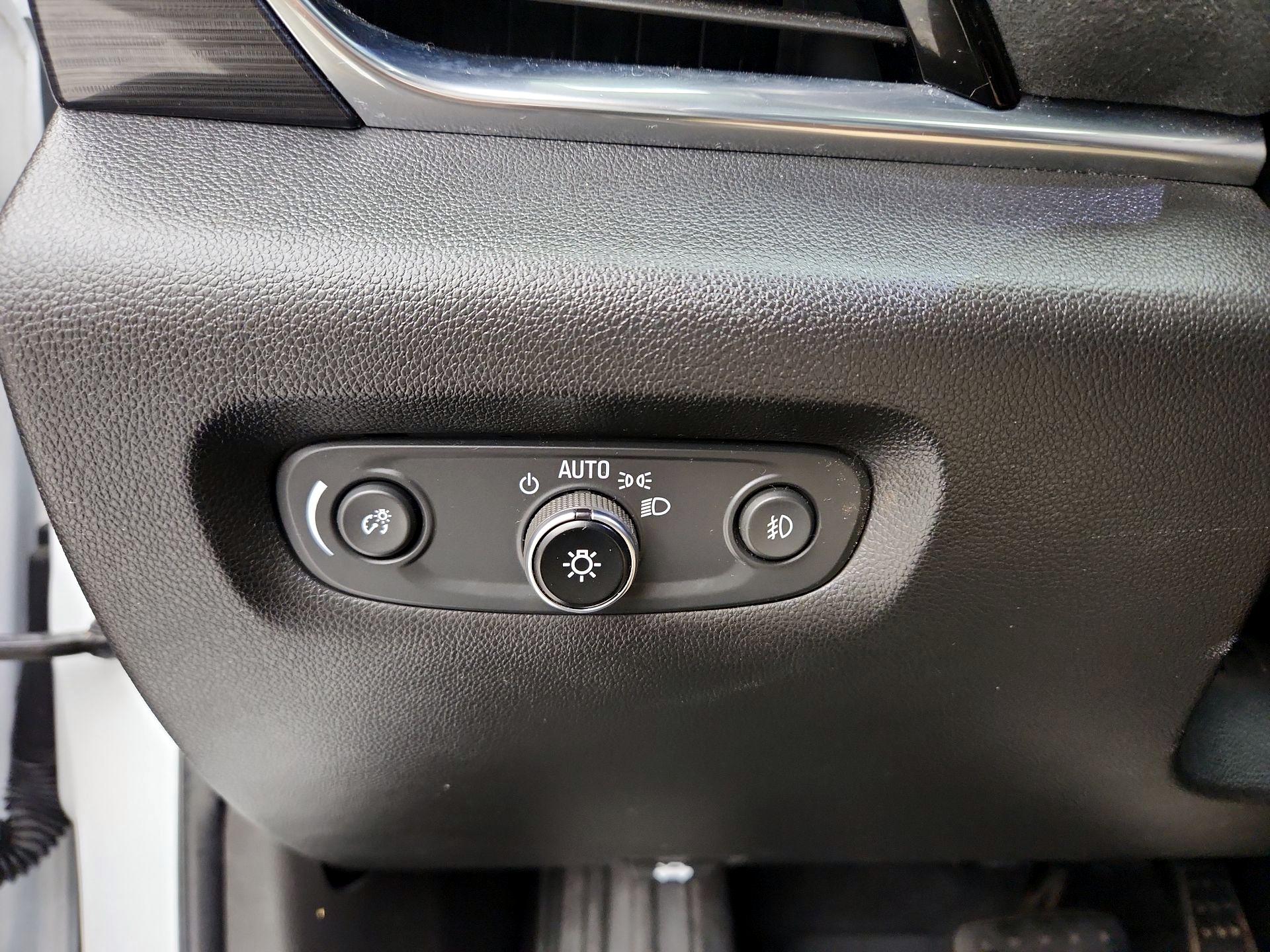 Thumbnail: 2021 Chevrolet Traverse - 13