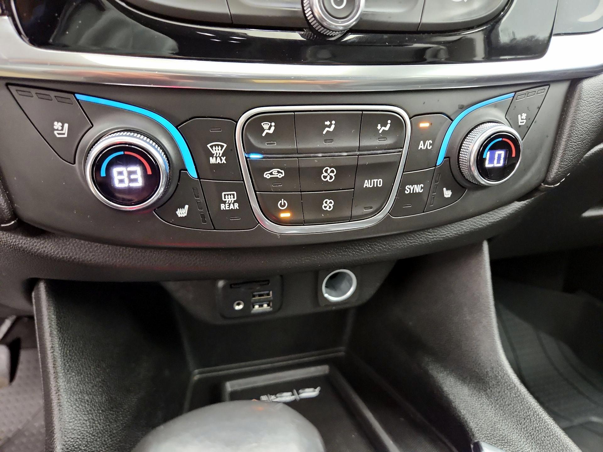 Thumbnail: 2021 Chevrolet Traverse - 17