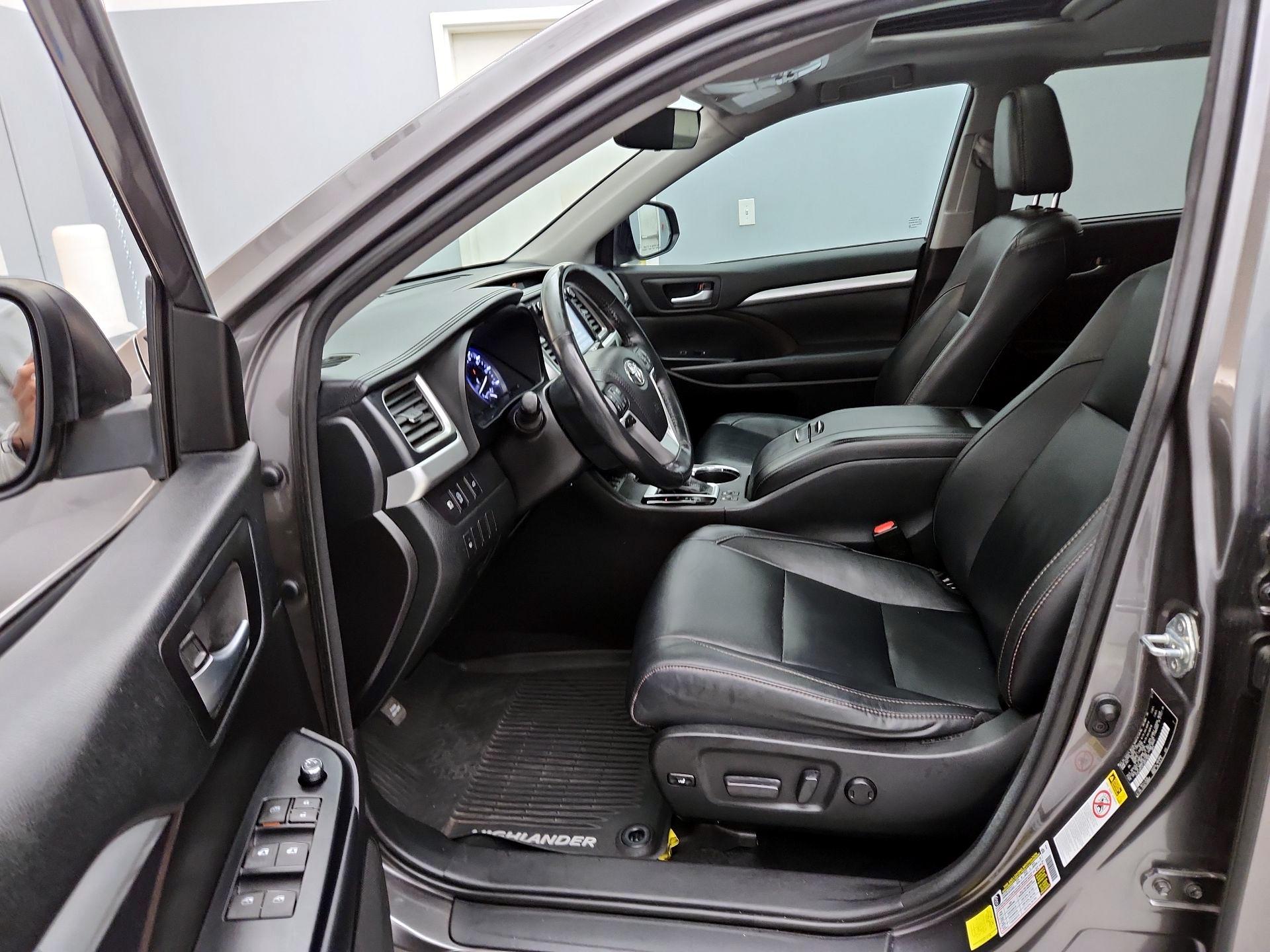 Thumbnail: 2018 Toyota Highlander - 11