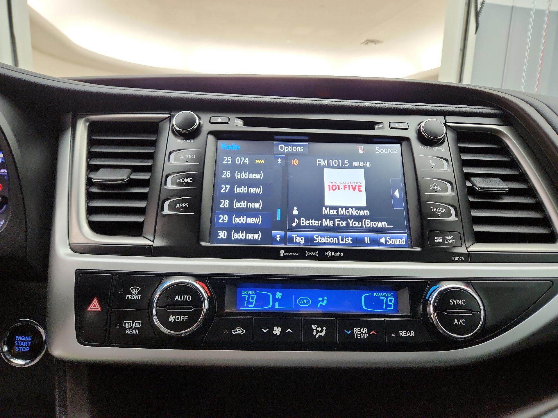 Thumbnail: 2018 Toyota Highlander - 15