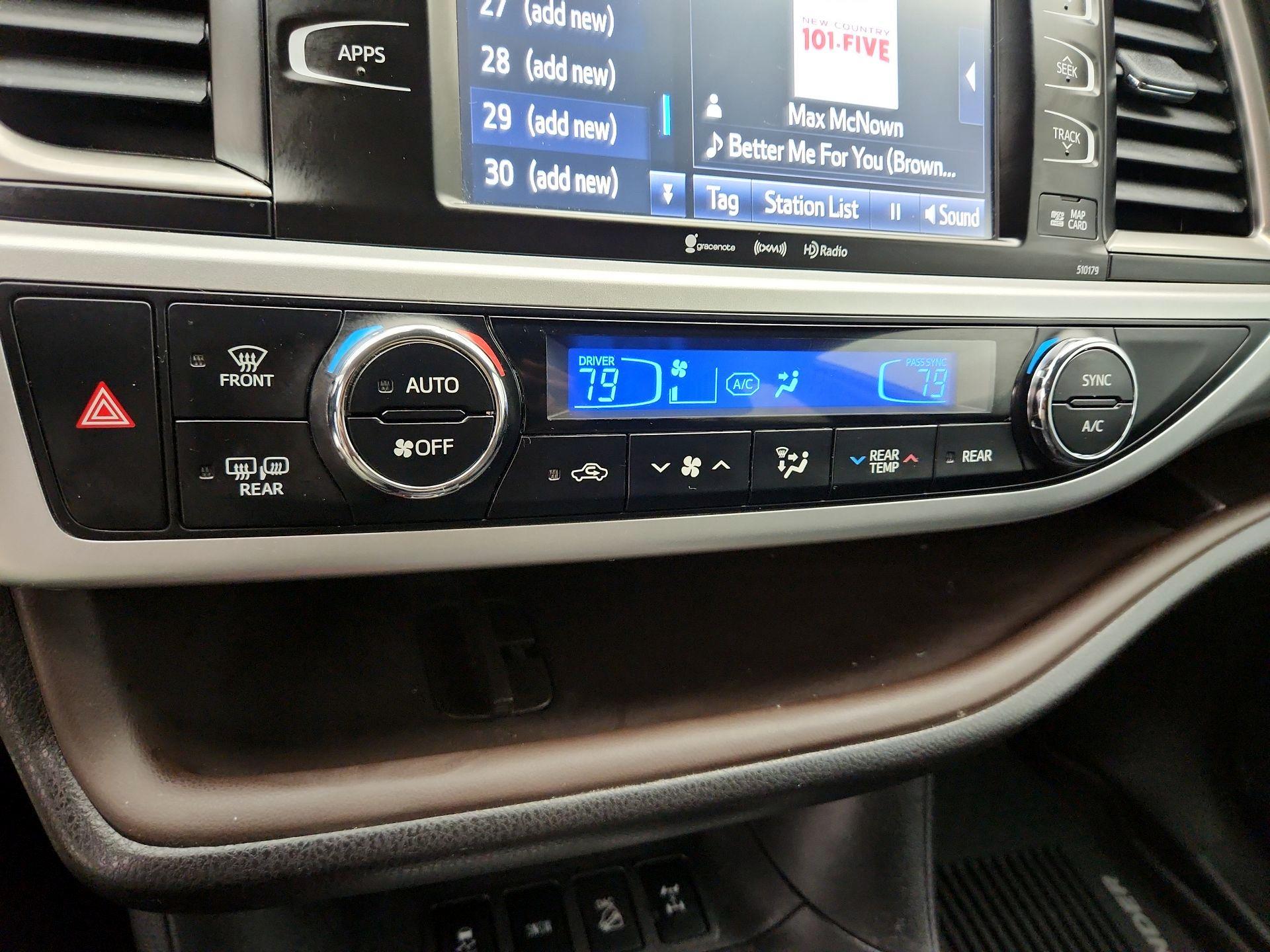 Thumbnail: 2018 Toyota Highlander - 16