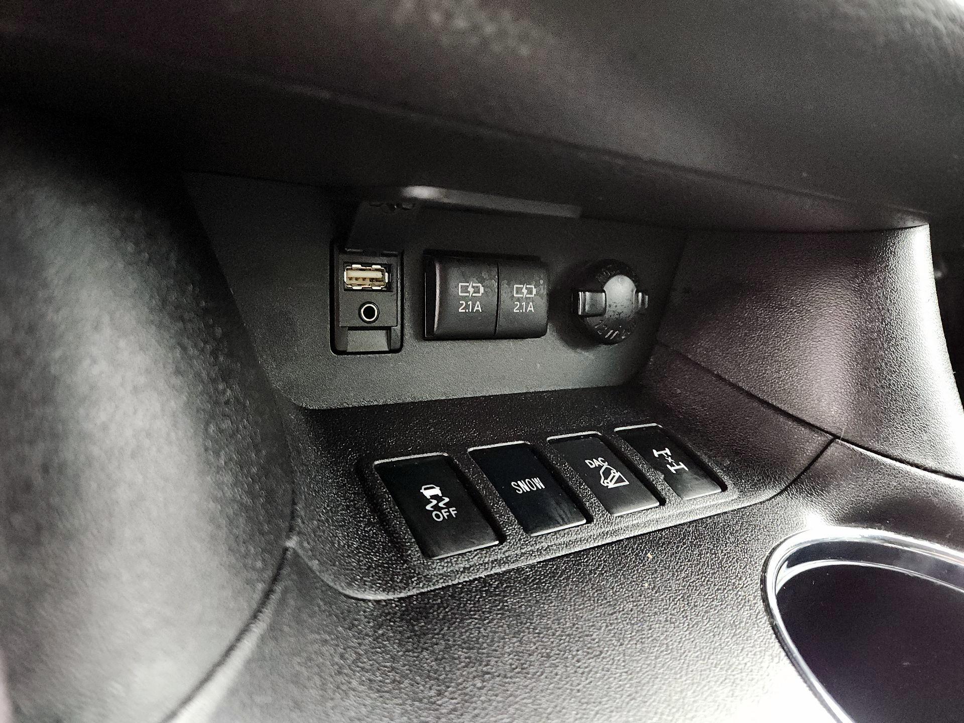 Thumbnail: 2018 Toyota Highlander - 18