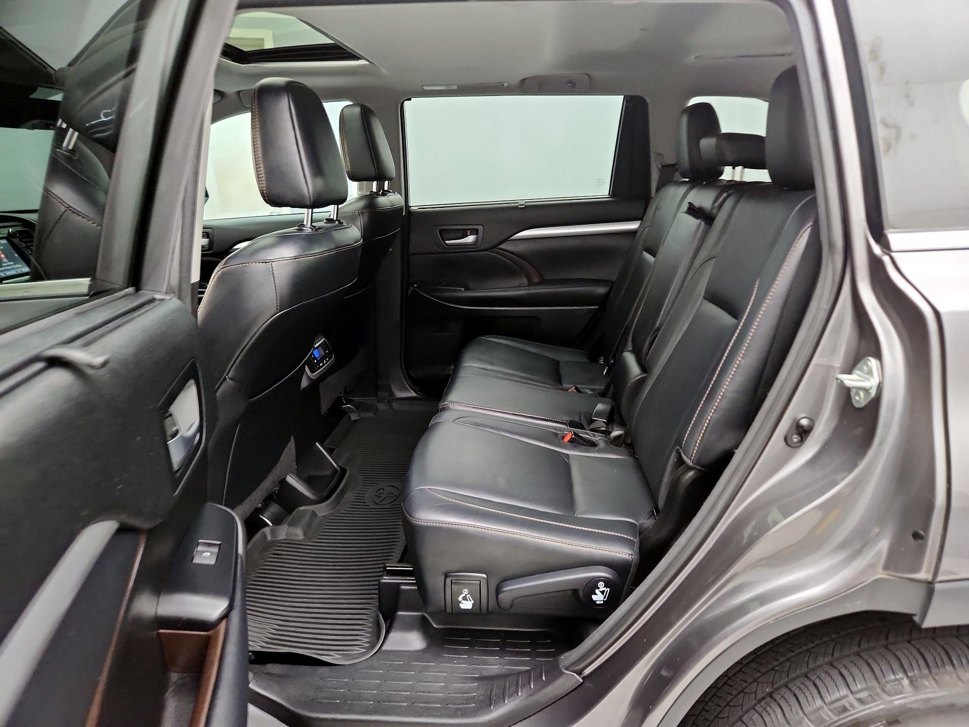 Thumbnail: 2018 Toyota Highlander - 20