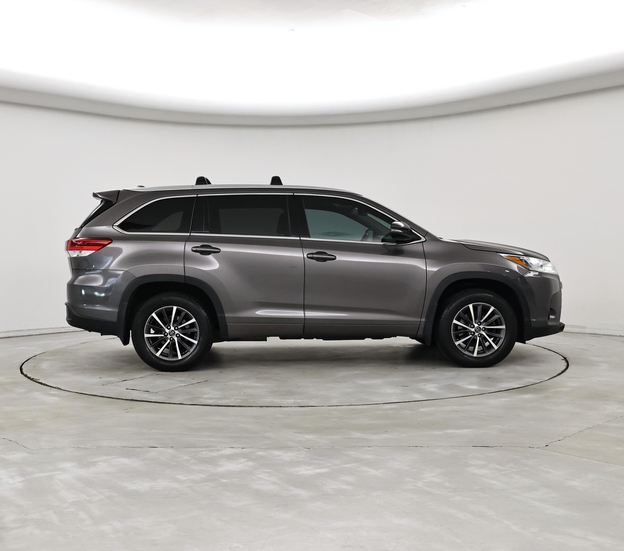 Thumbnail: 2018 Toyota Highlander - 7