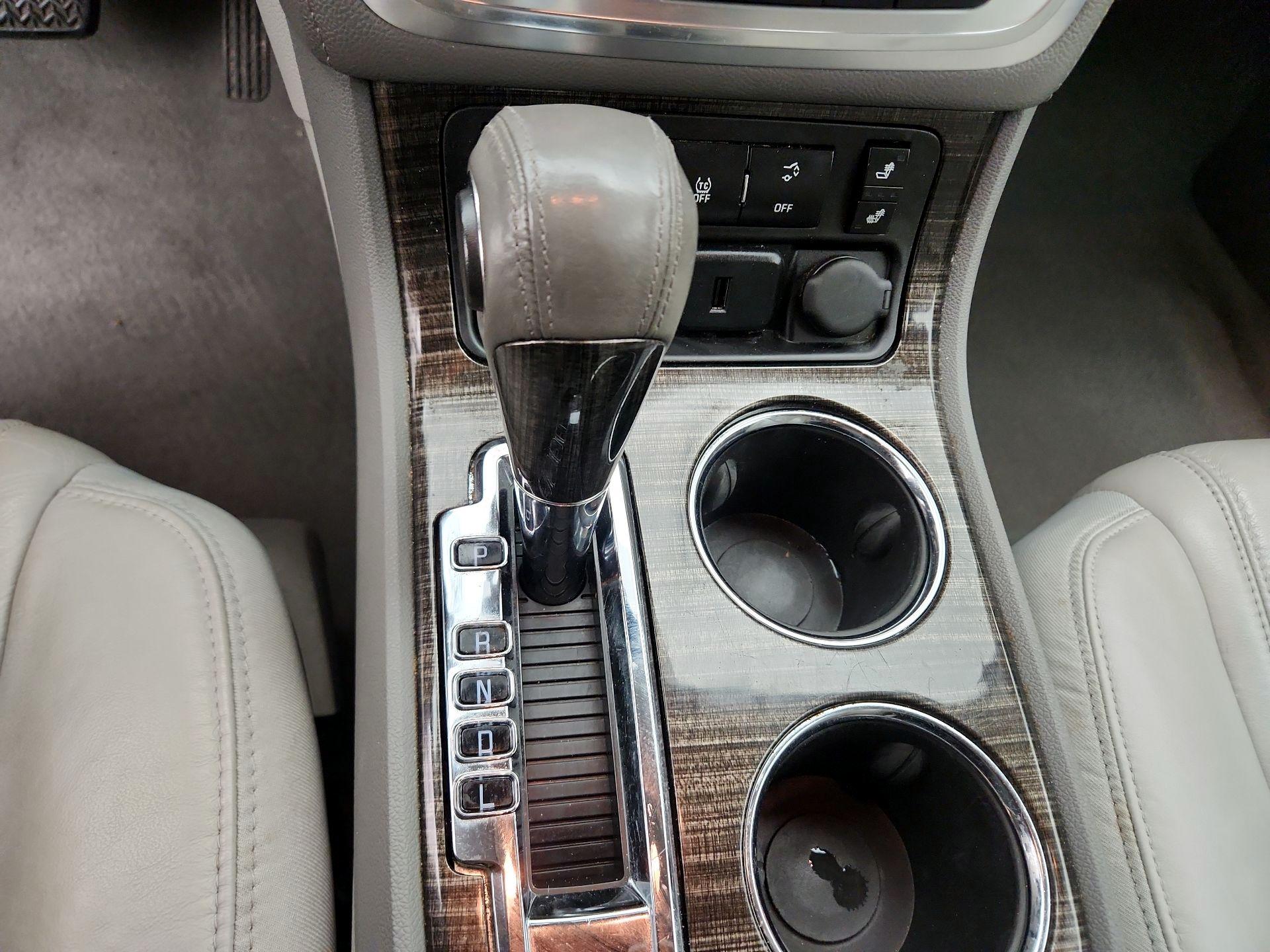 Thumbnail: 2015 GMC Acadia - 17