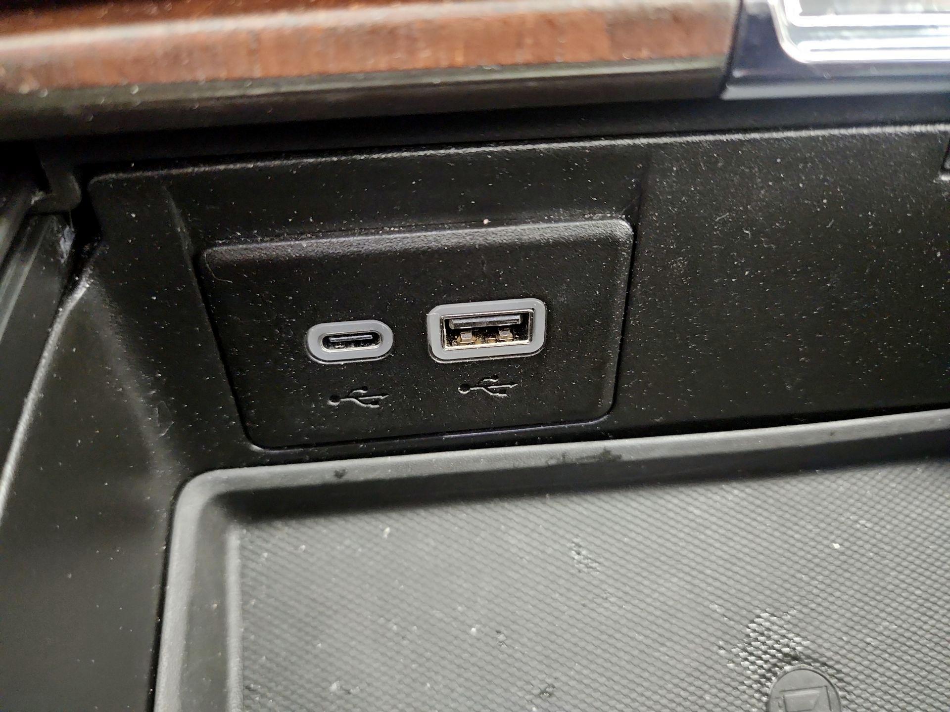 Thumbnail: 2023 GMC Yukon - 18