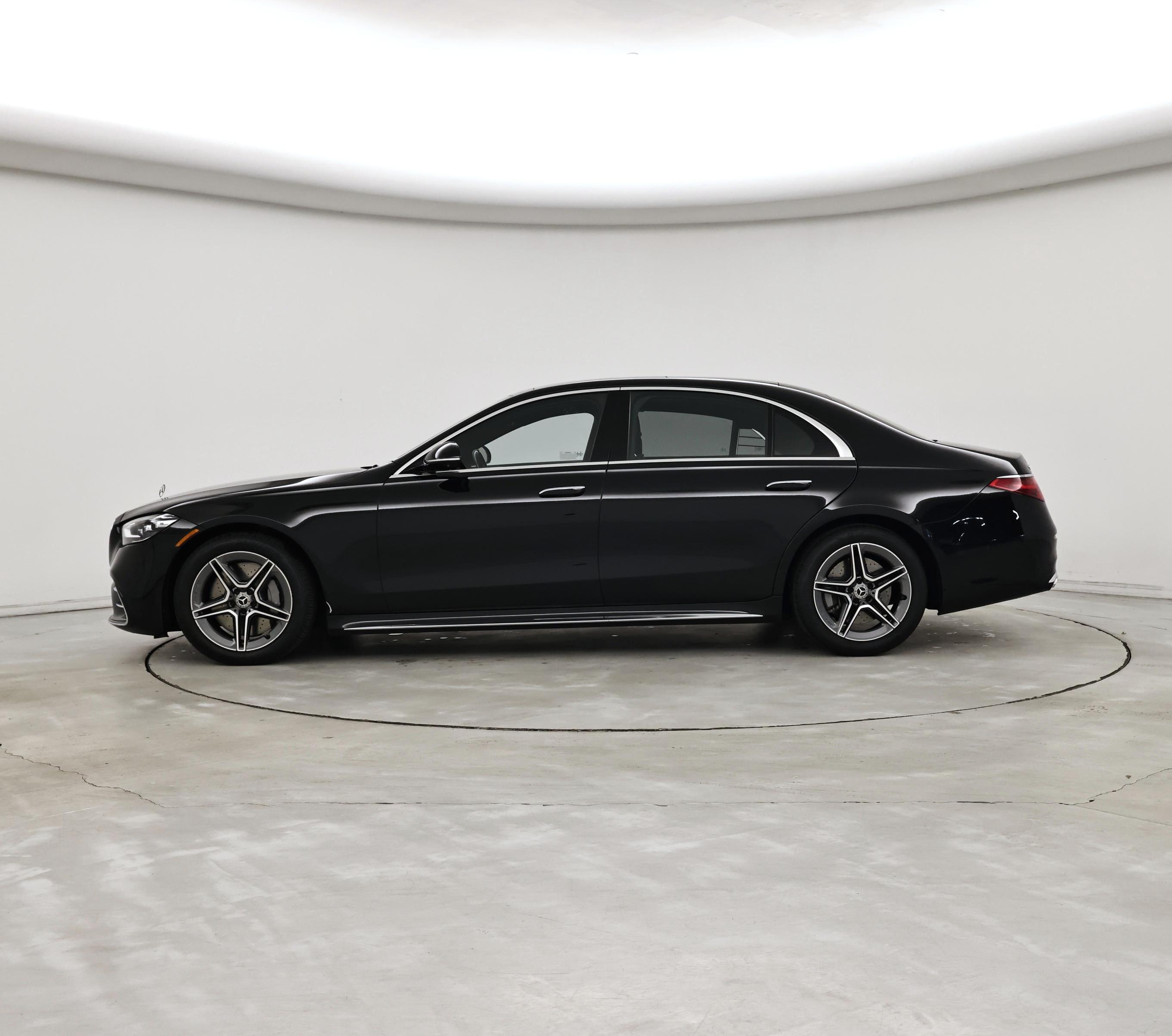 Thumbnail: 2021 Mercedes-Benz S-Class - 3