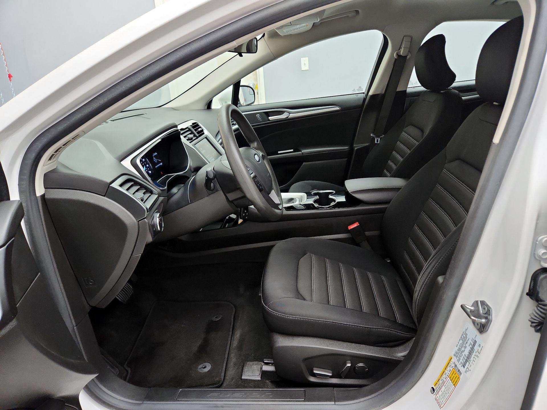 Thumbnail: 2015 Ford Fusion - 11