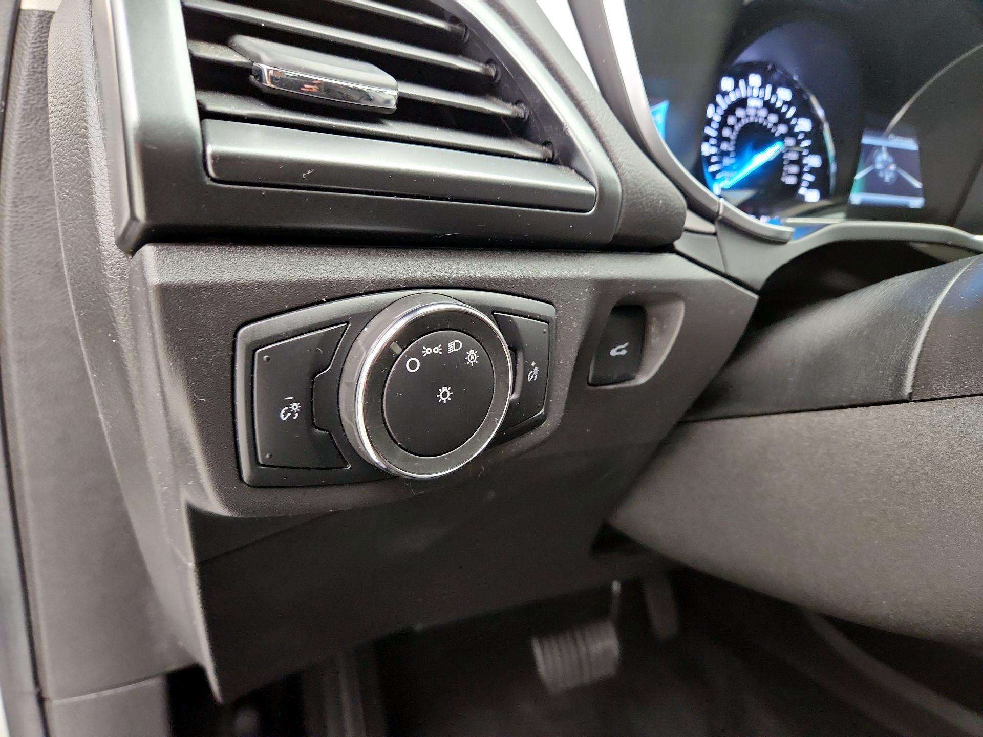 Thumbnail: 2015 Ford Fusion - 13