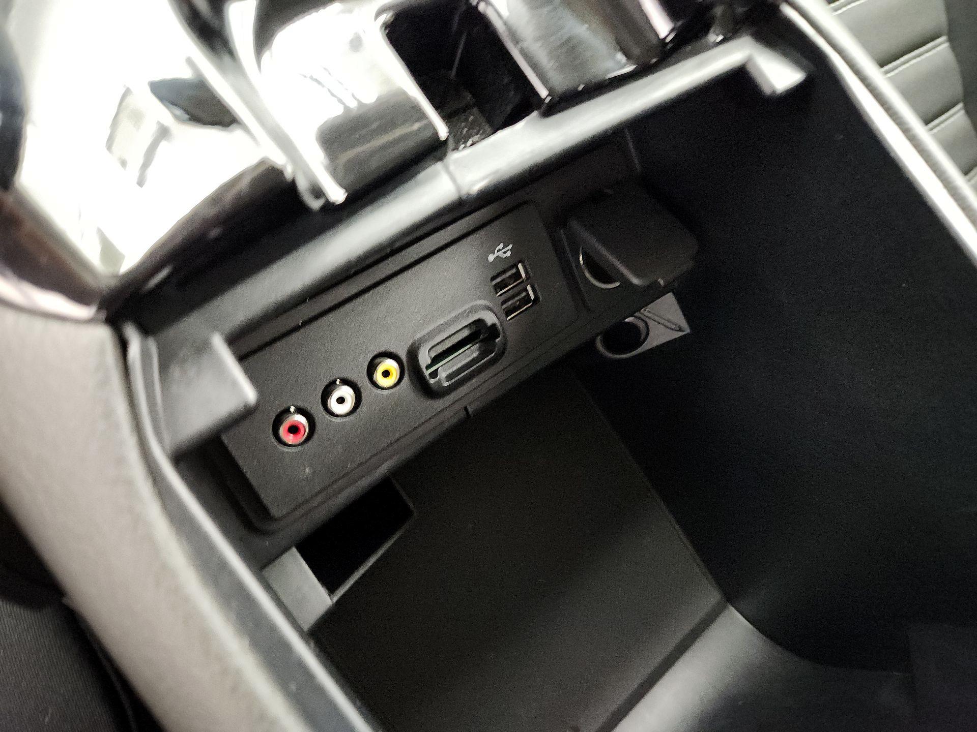 Thumbnail: 2015 Ford Fusion - 18