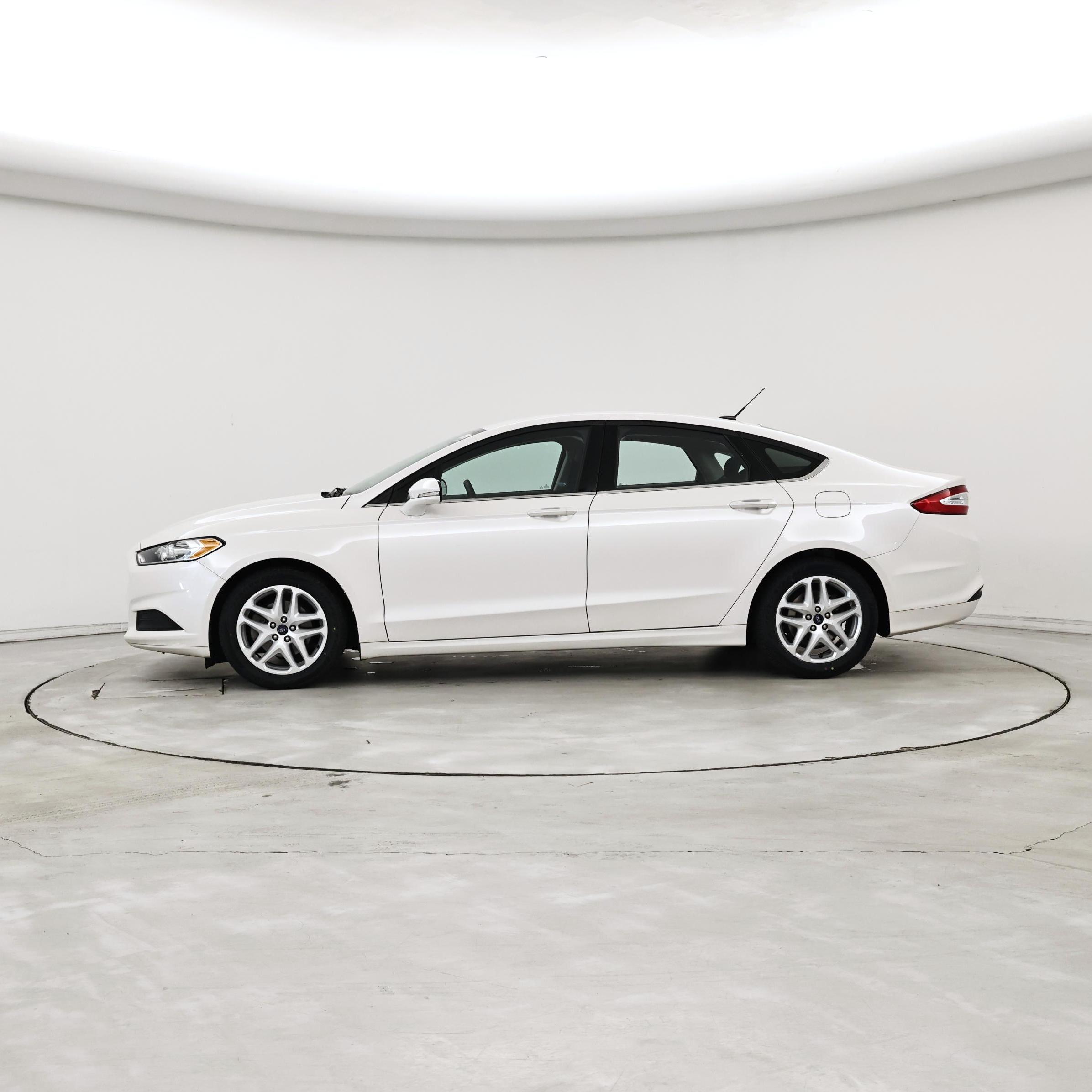 Thumbnail: 2015 Ford Fusion - 3