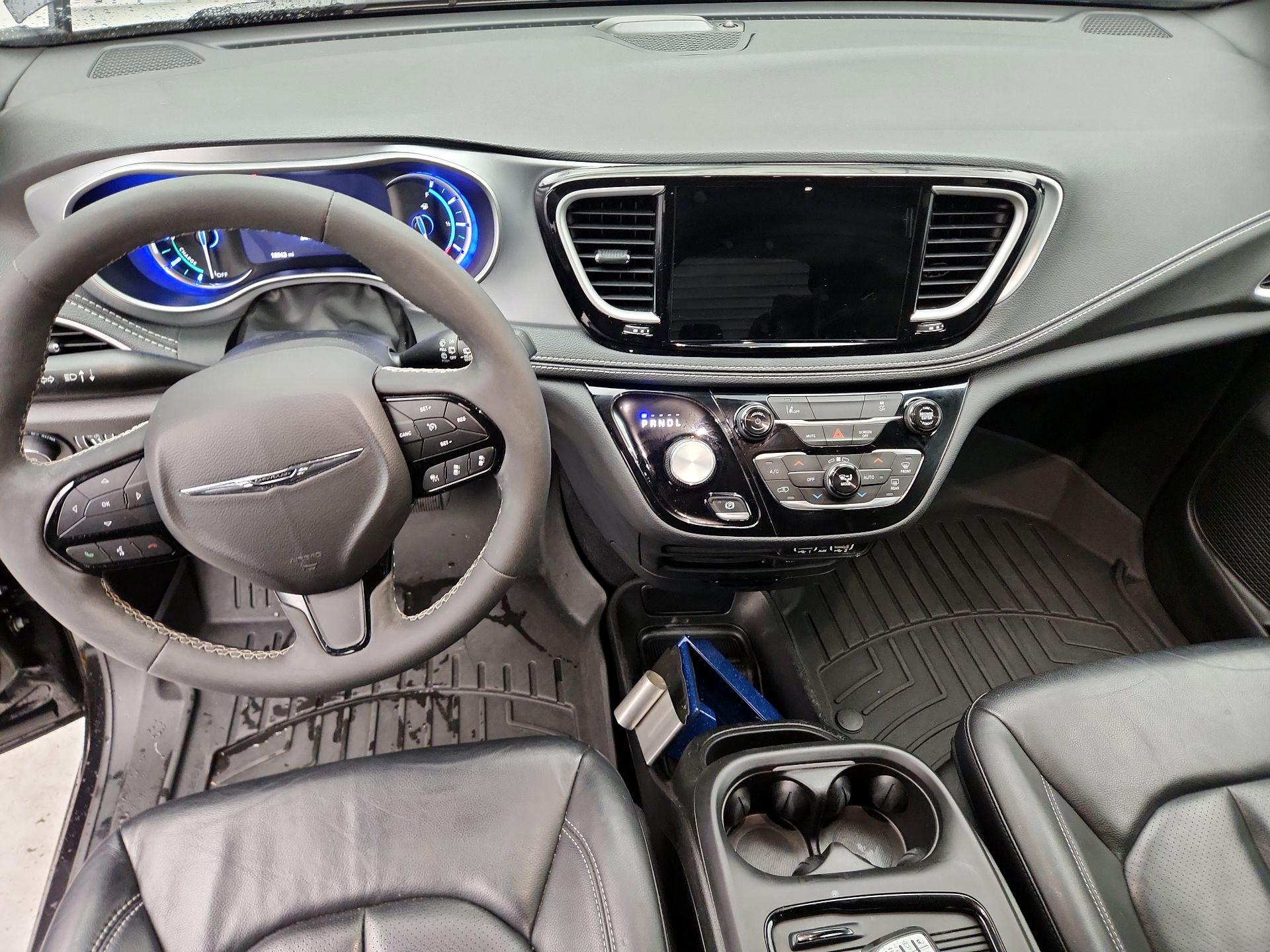 Thumbnail: 2022 Chrysler Pacifica - 9