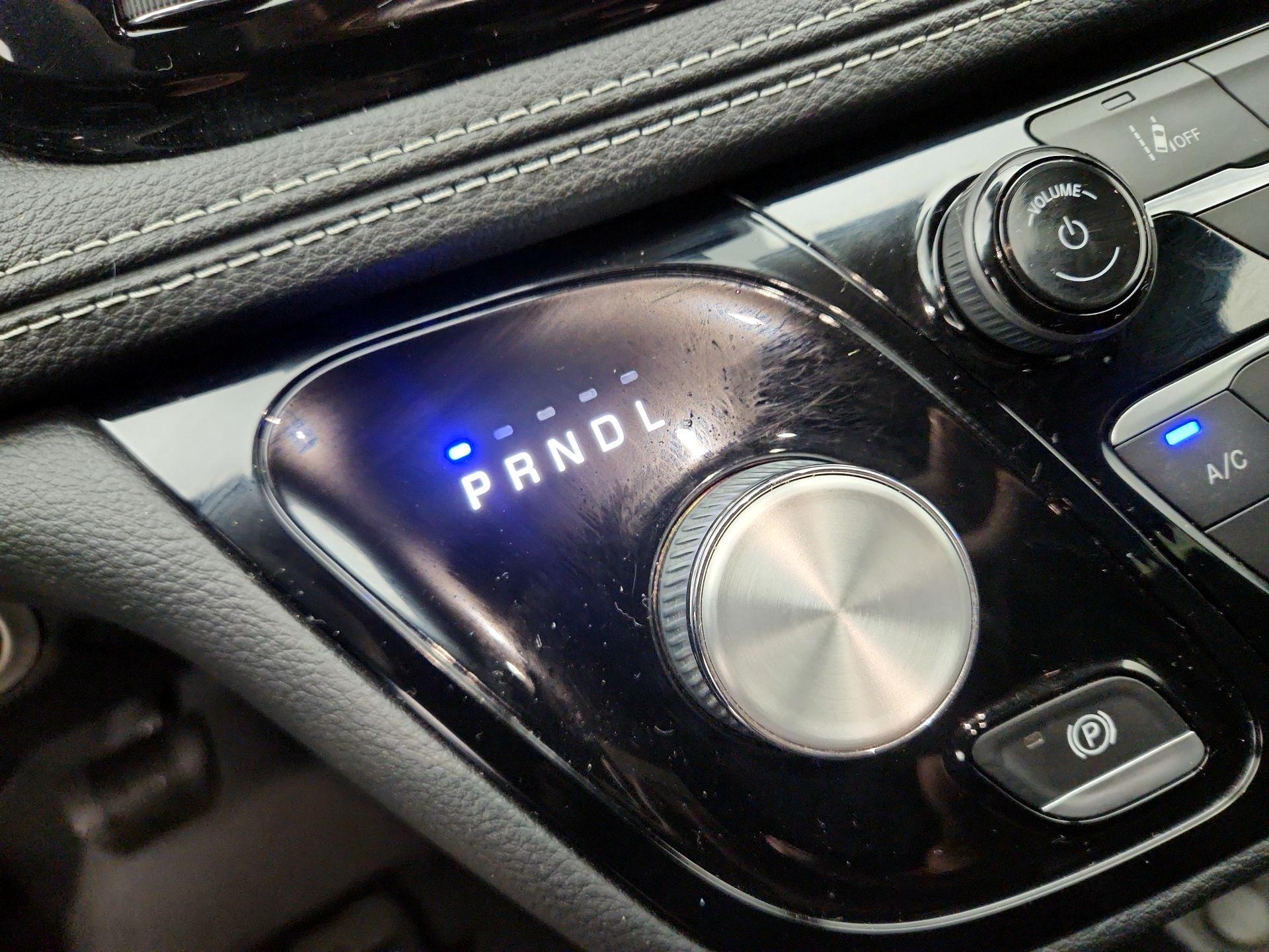 Thumbnail: 2022 Chrysler Pacifica - 17