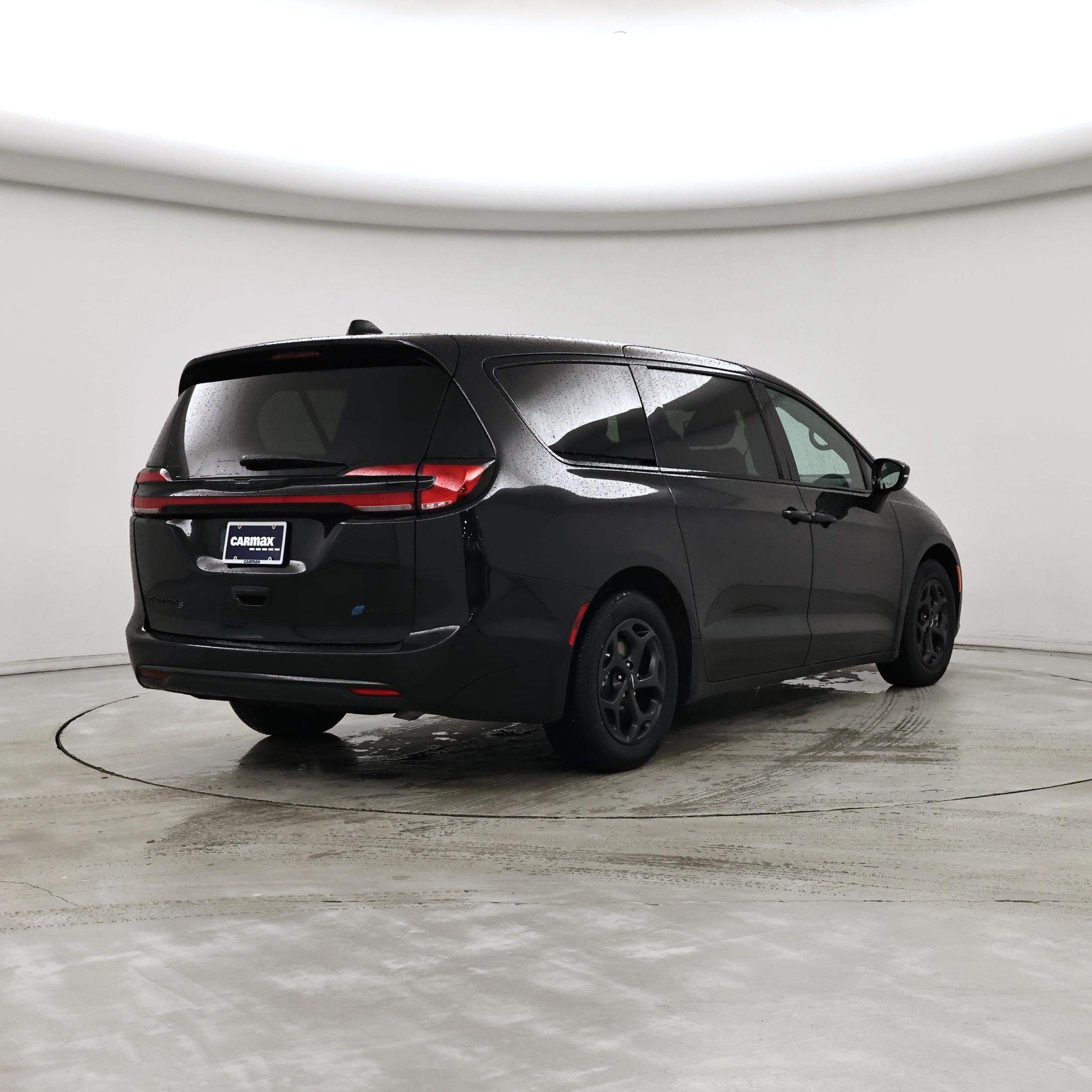 Thumbnail: 2022 Chrysler Pacifica - 8