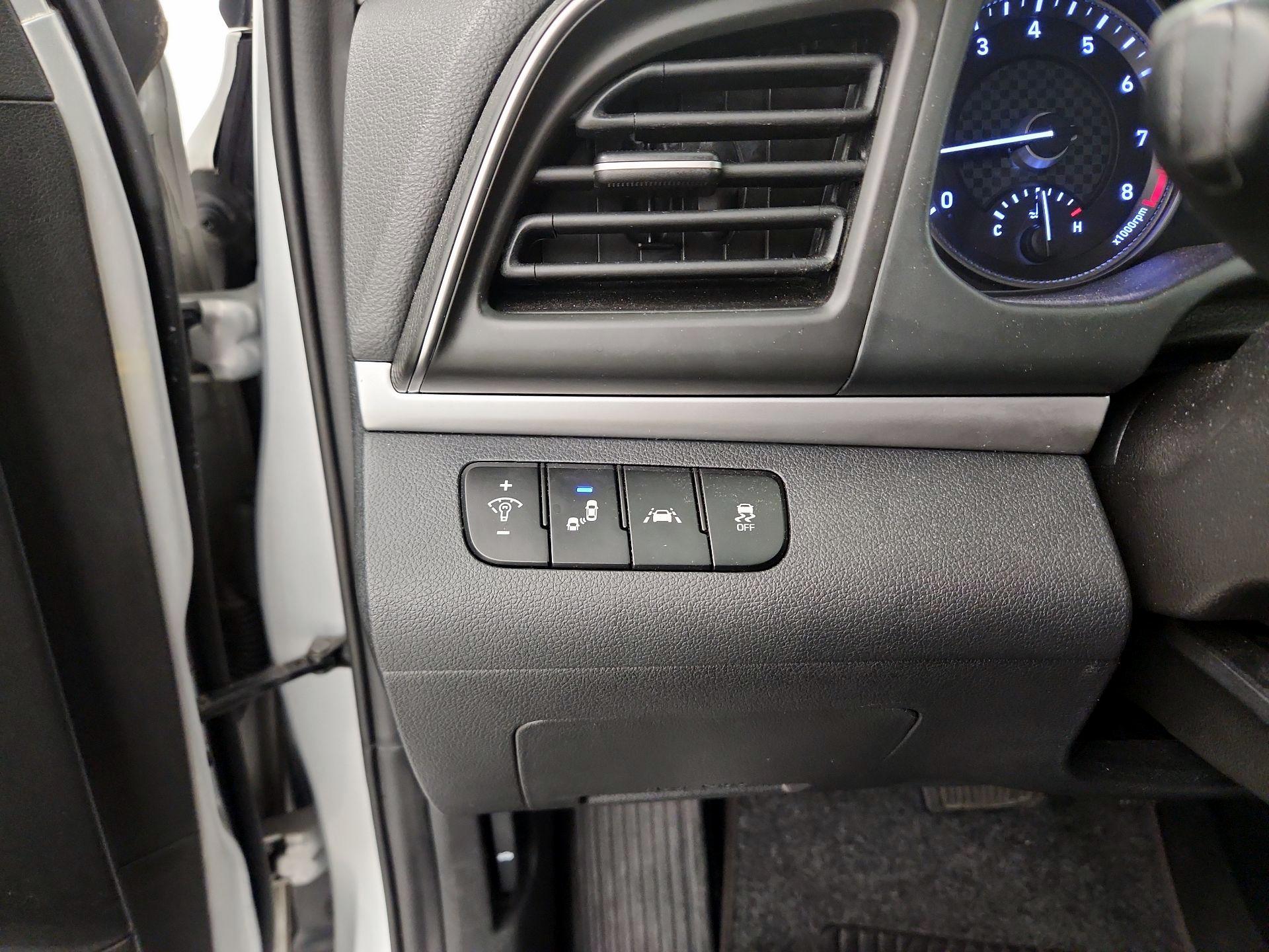 Thumbnail: 2019 Hyundai Elantra - 13