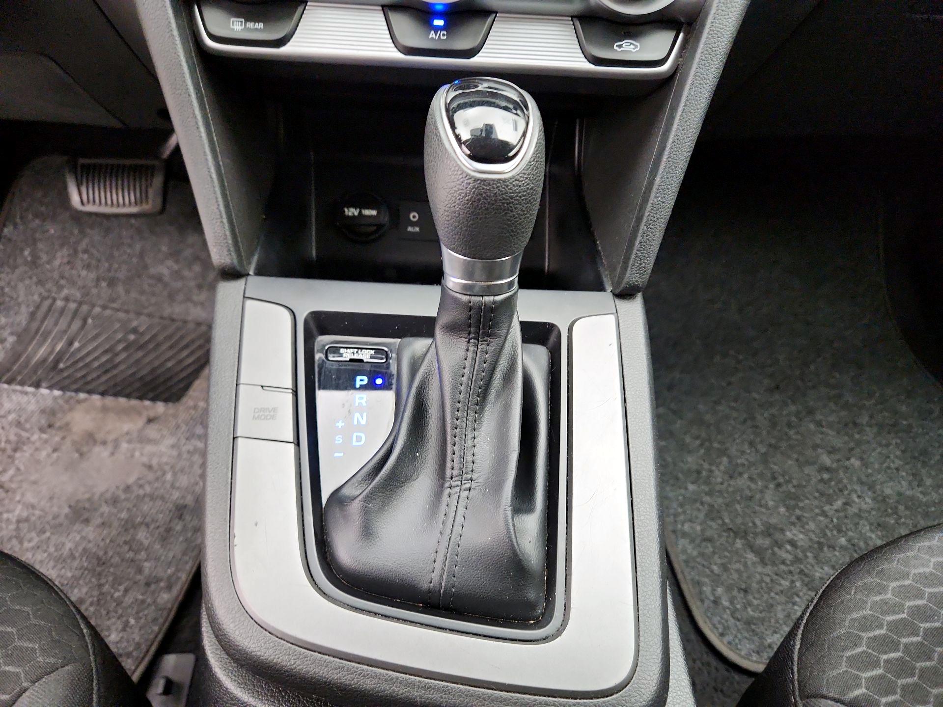 Thumbnail: 2019 Hyundai Elantra - 17